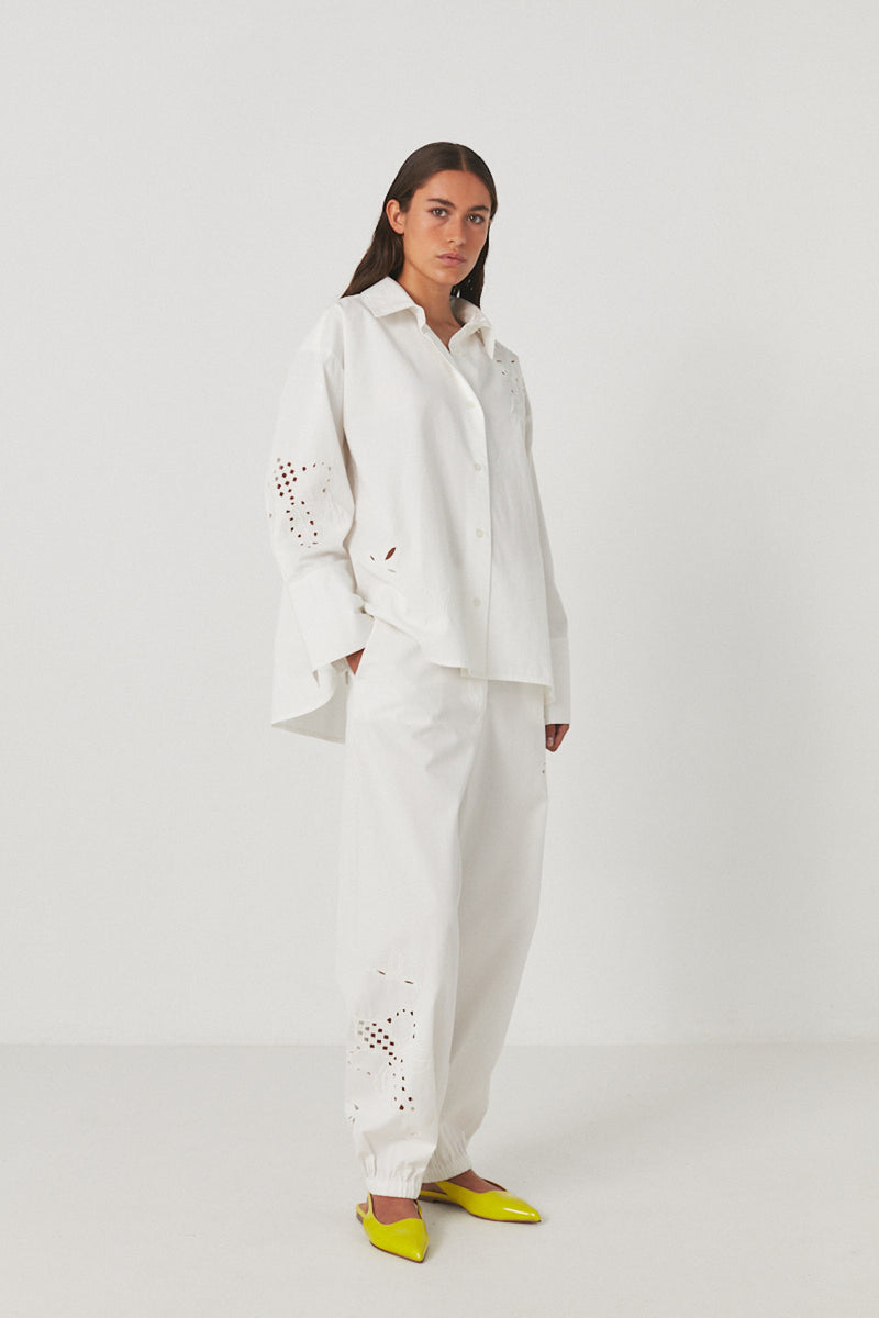Ika - Lotus lace shirt I Off white    2 - Rabens Saloner