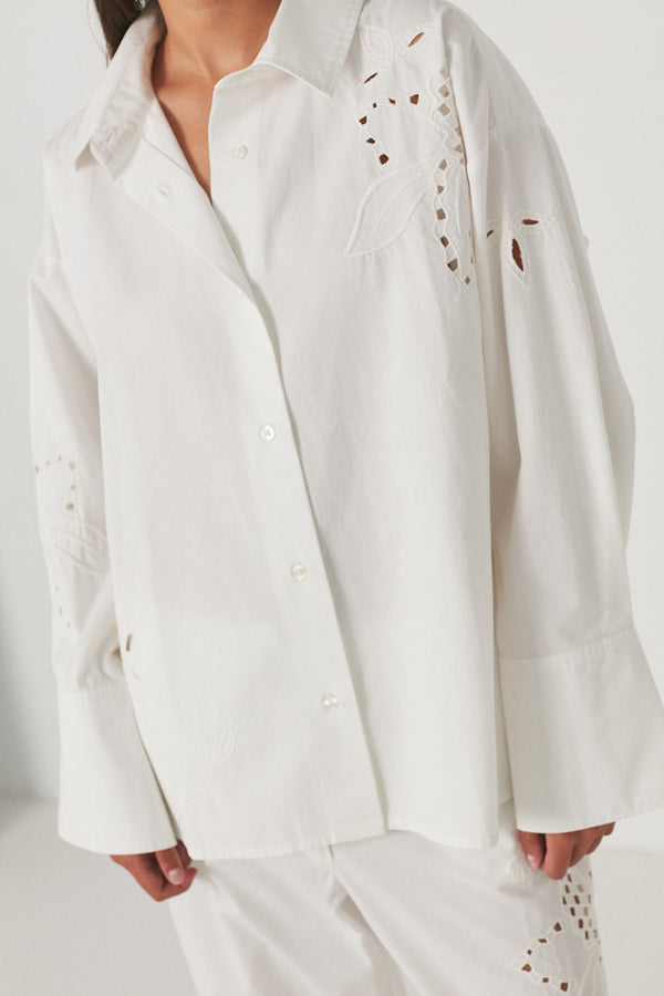 Ika - Lotus lace shirt I Off white    1 - Rabens Saloner