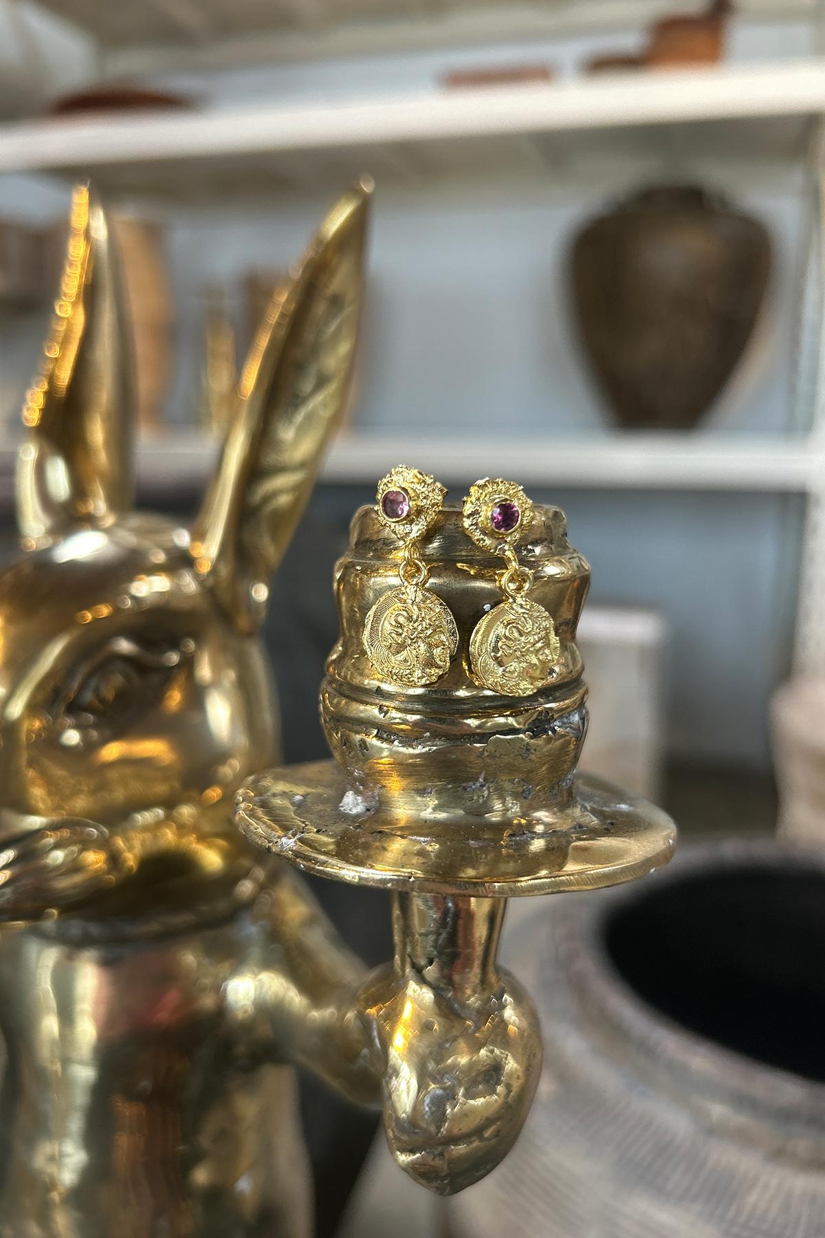 Coin Earring - Nafsu I Gold w/ Purple Stone 4 - Rabens Saloner