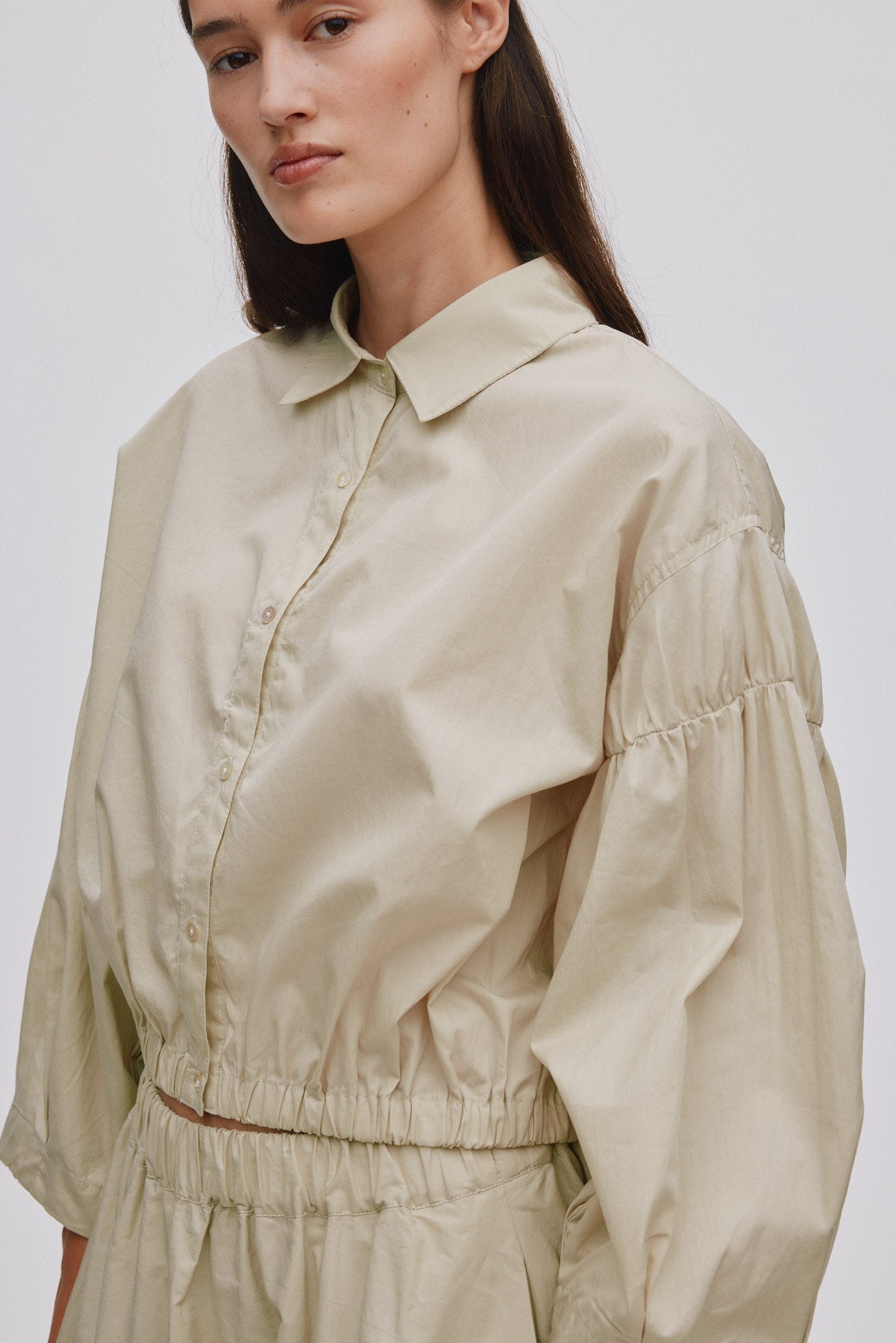Poplin shirt box pleat sleeve - Veda I Pelican grey 3 - Rabens Saloner