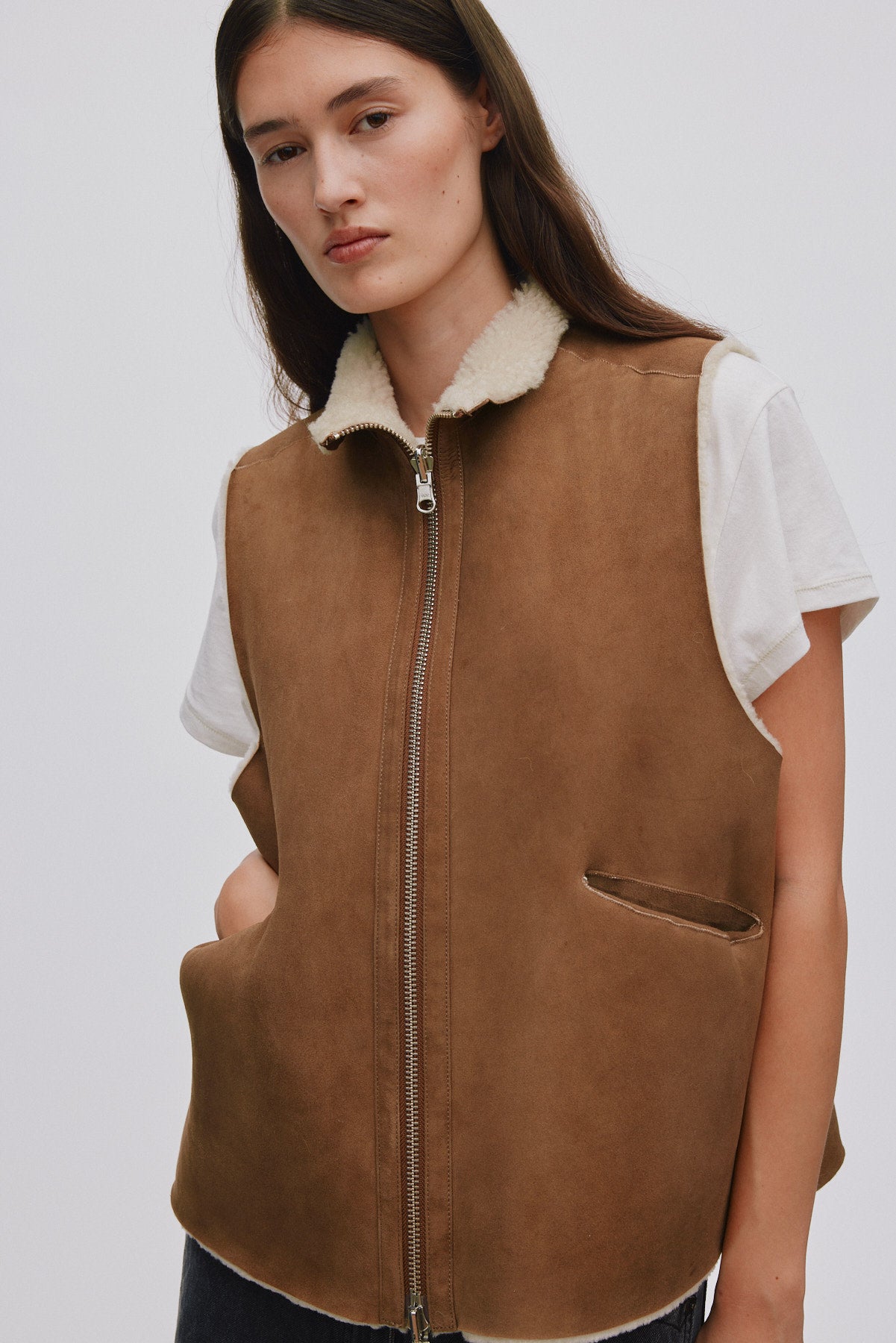 Channe - Shearling vest I Dark brown natural combo 3 - Rabens Saloner