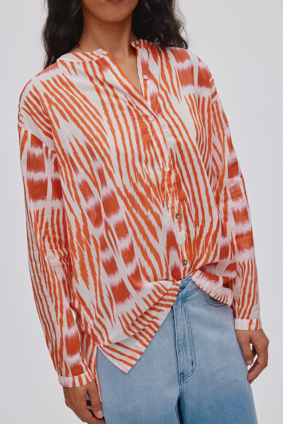 Sibyl - Ikat voile shirt I Mandarin pink ivory 3 - Rabens Saloner