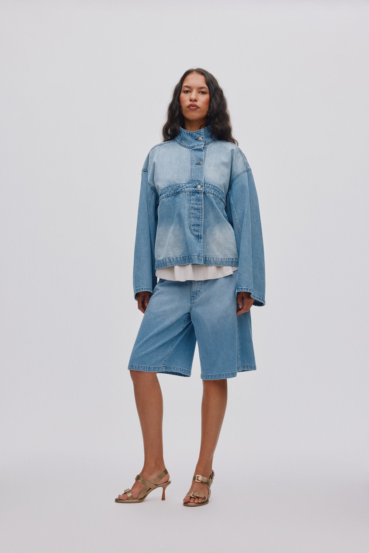 Donela - Denim jacket I Light washed denim 2 - Rabens Saloner