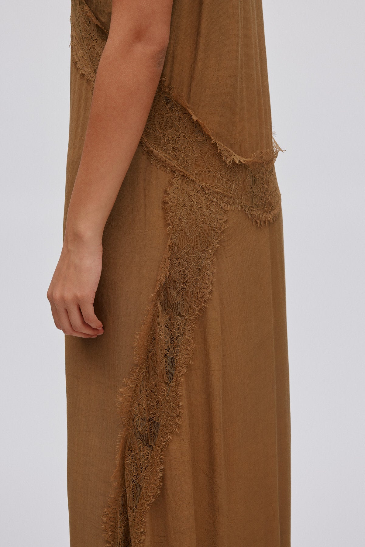 Lilou - Sheer lace panelled dress I Hazelnut 4 - Rabens Saloner