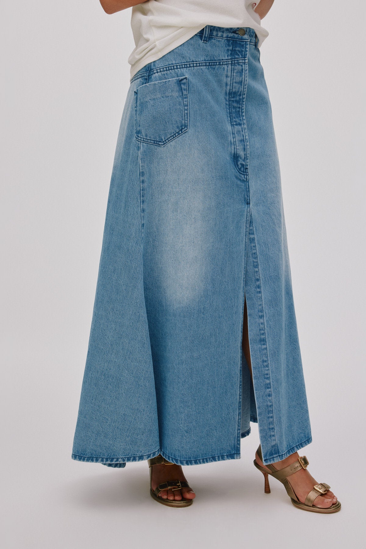 Emmali - Denim long skirt I Light washed denim 3 - Rabens Saloner