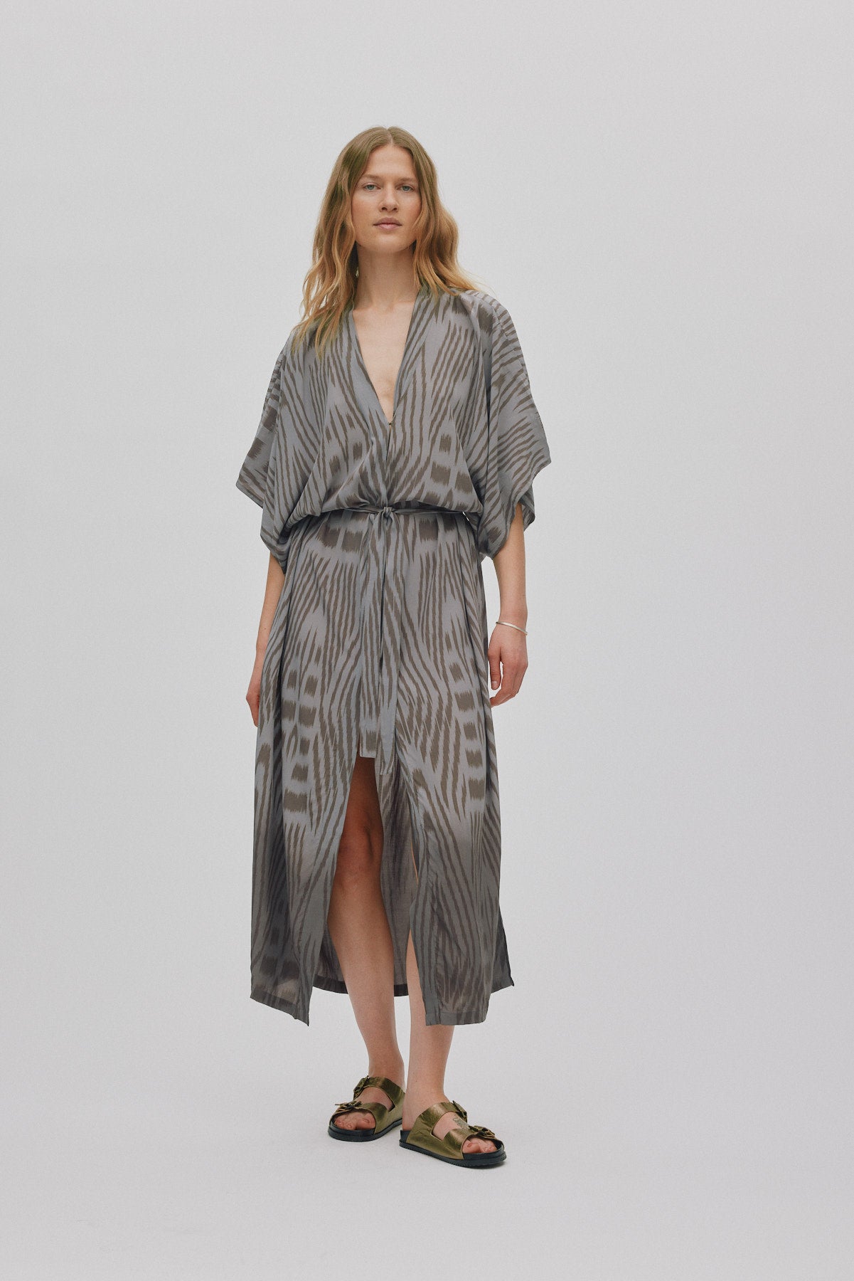 Alesandra - Ombre ikat kimono dress I Asphalt combo 1 - Rabens Saloner