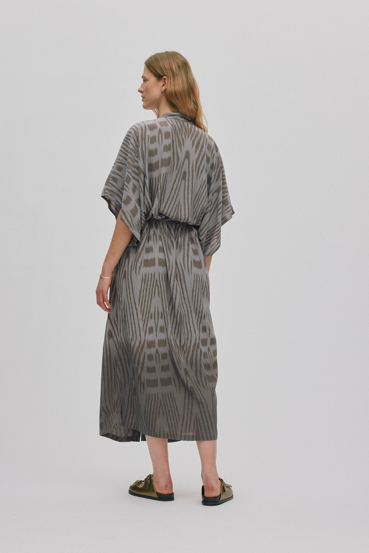 Alesandra - Ombre ikat kimono dress I Asphalt combo 6 - Rabens Saloner