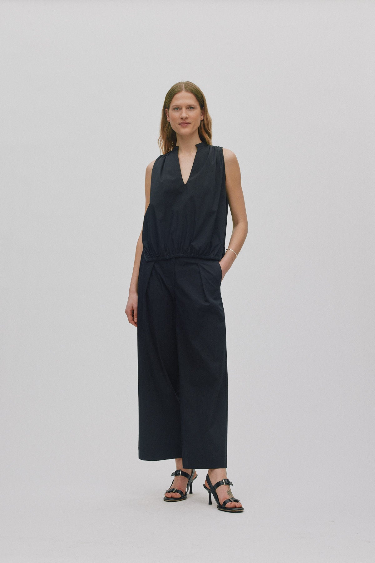 Ingeborg - Papery sleeveless blouse I Black Black XS 1 - Rabens Saloner