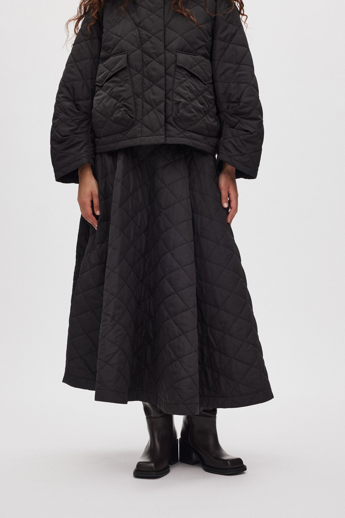 Bisharo - Tech quilt full skirt I Black 2 - Rabens Saloner