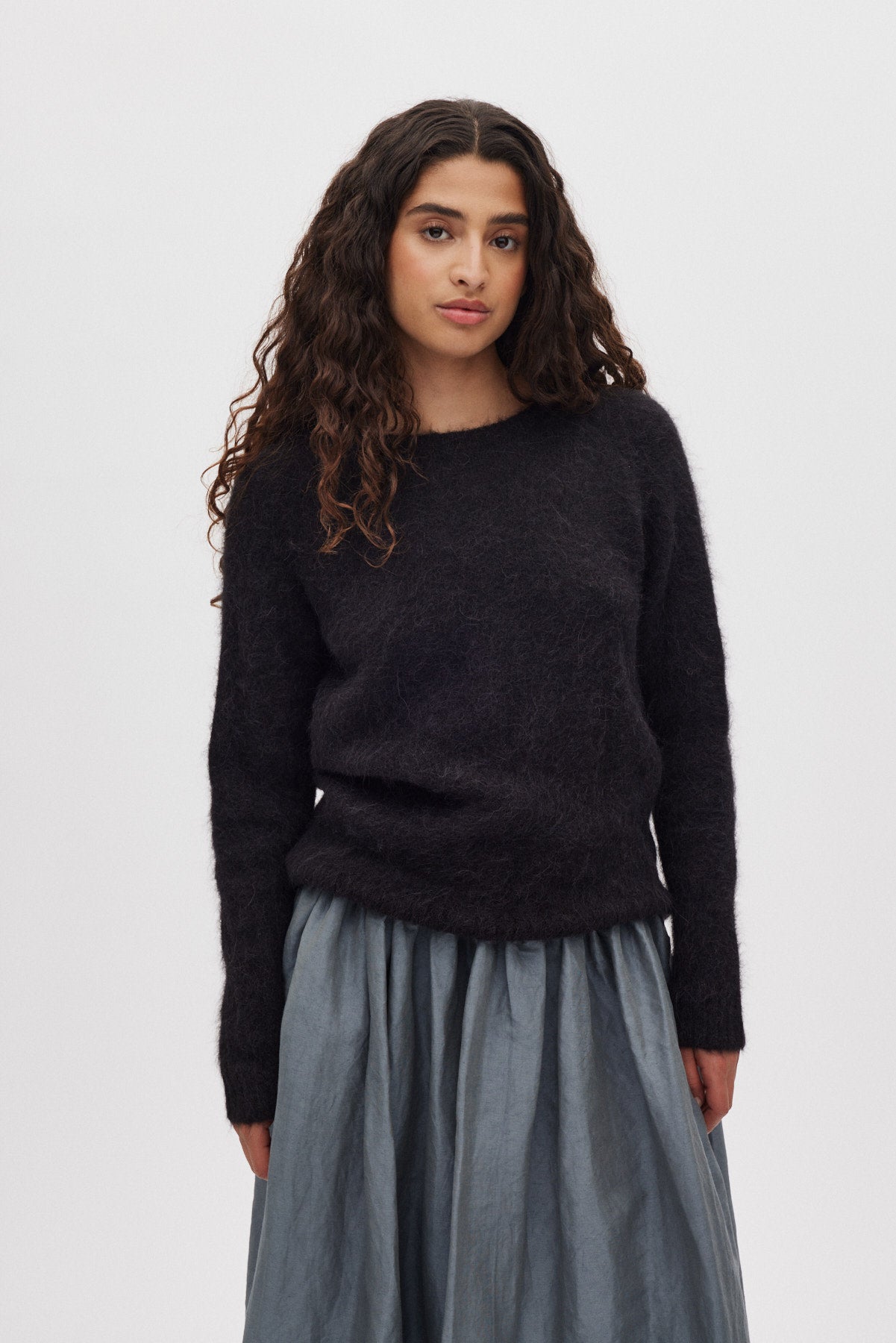 Dinea - Fluffy knit open back sweater I Black 1 - Rabens Saloner