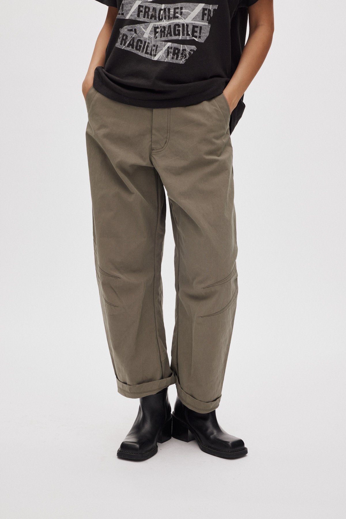 October - Utility shaped pants I Asphalt 2 - Rabens Saloner