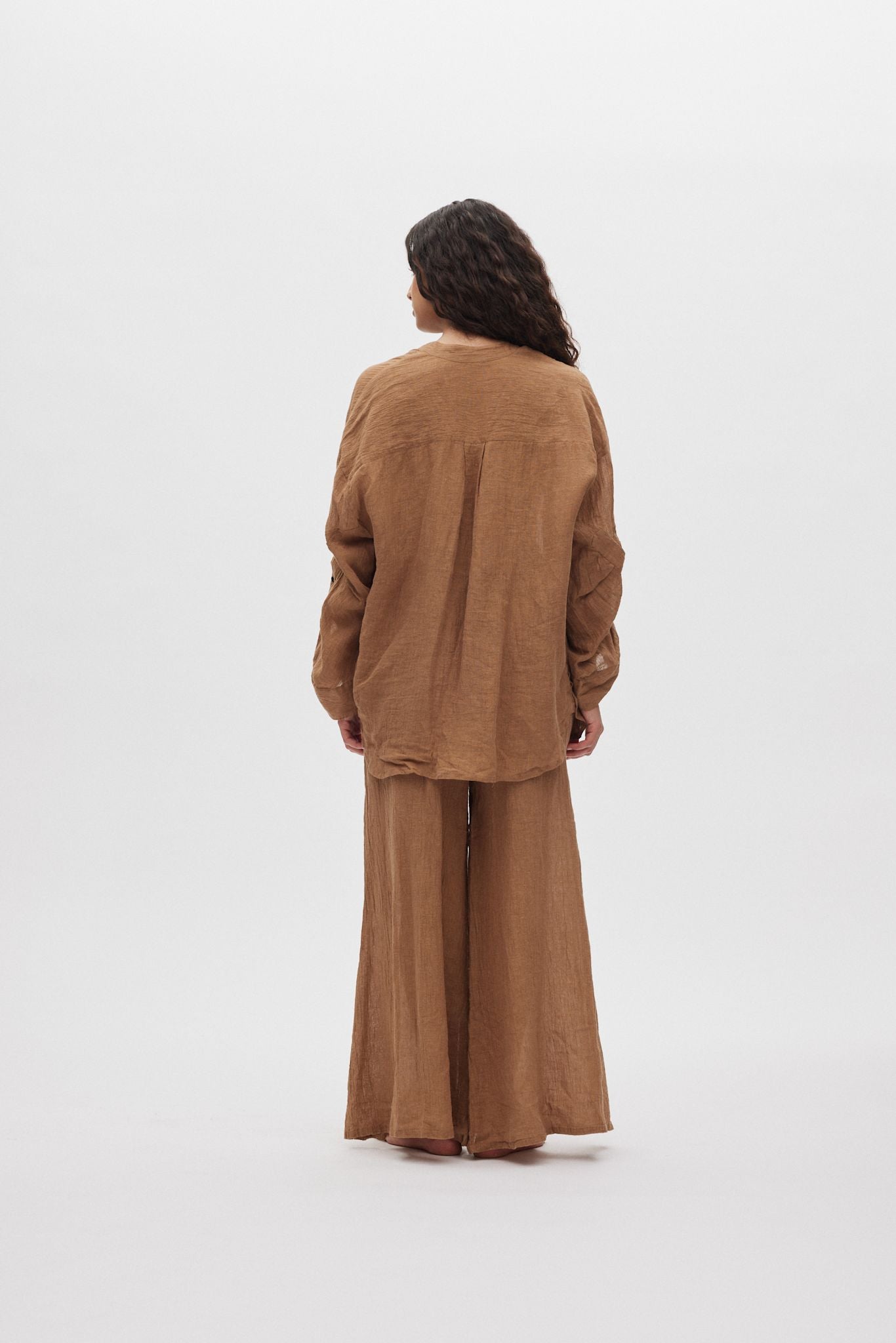 Karam - Crinkled wide leg pants I Walnut 12 - Rabens Saloner