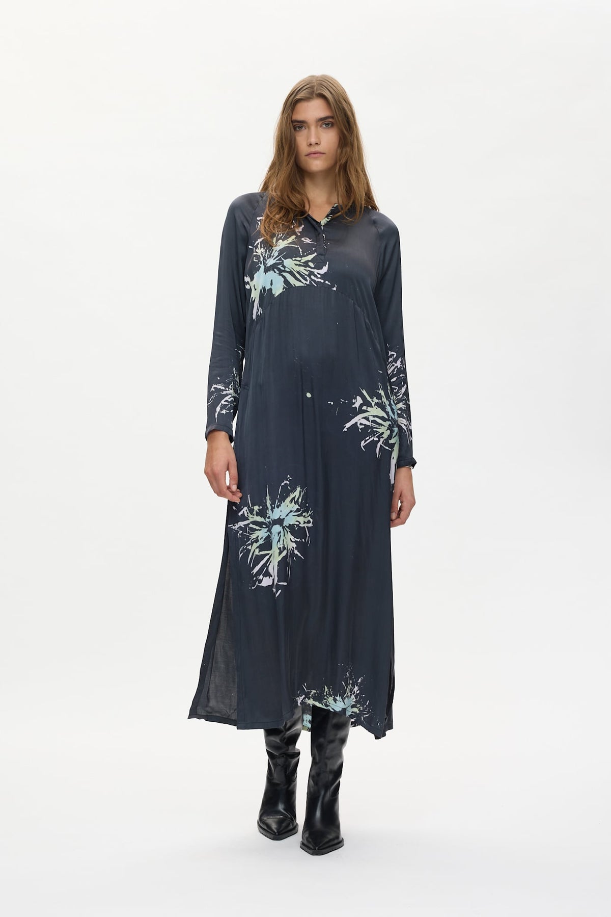 Helma - Lumière kaftan I Iron grey 1 - Rabens Saloner