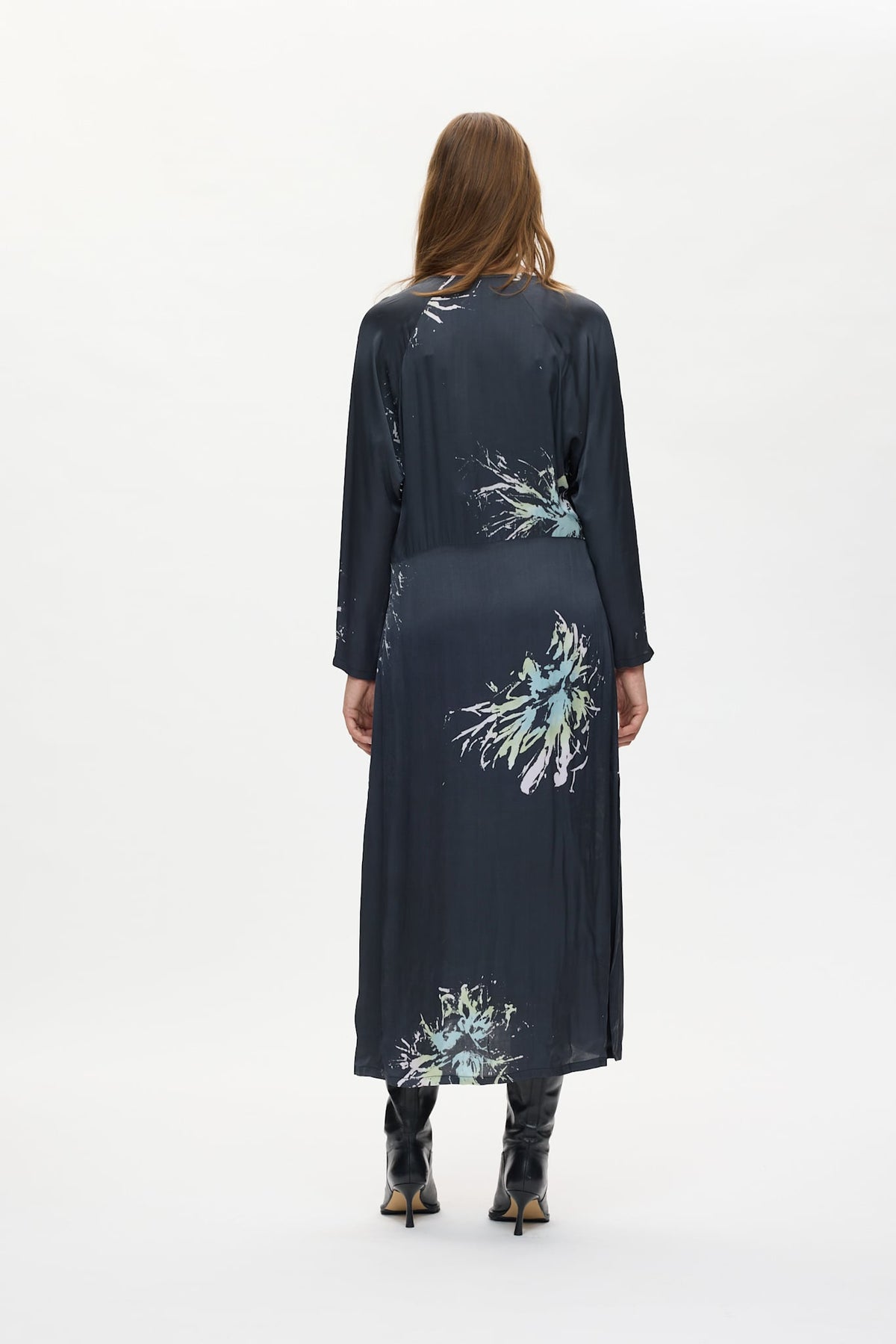 Helma - Lumière kaftan I Iron grey 3 - Rabens Saloner