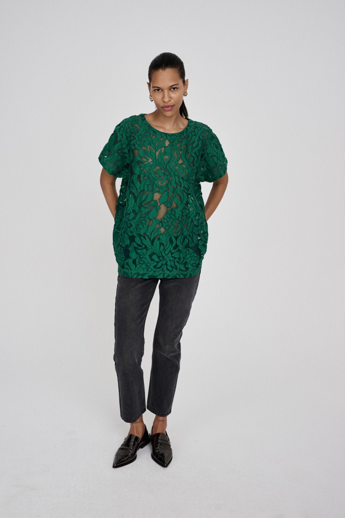 Enia - Orchid lace oversize t-shirt I Verdant green