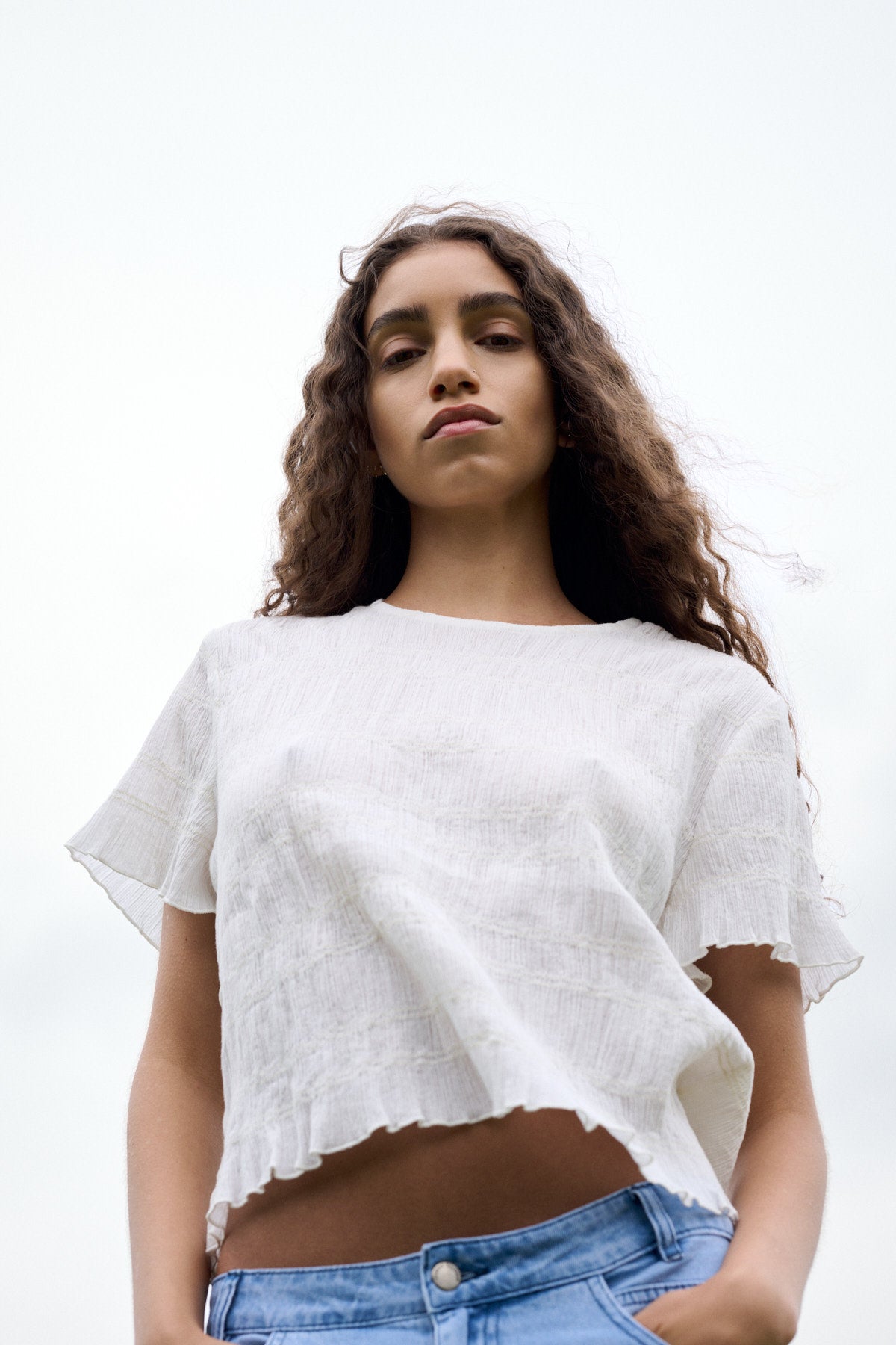 Manar - Irregular smocking T-shirt I Chalk 1 - Rabens Saloner