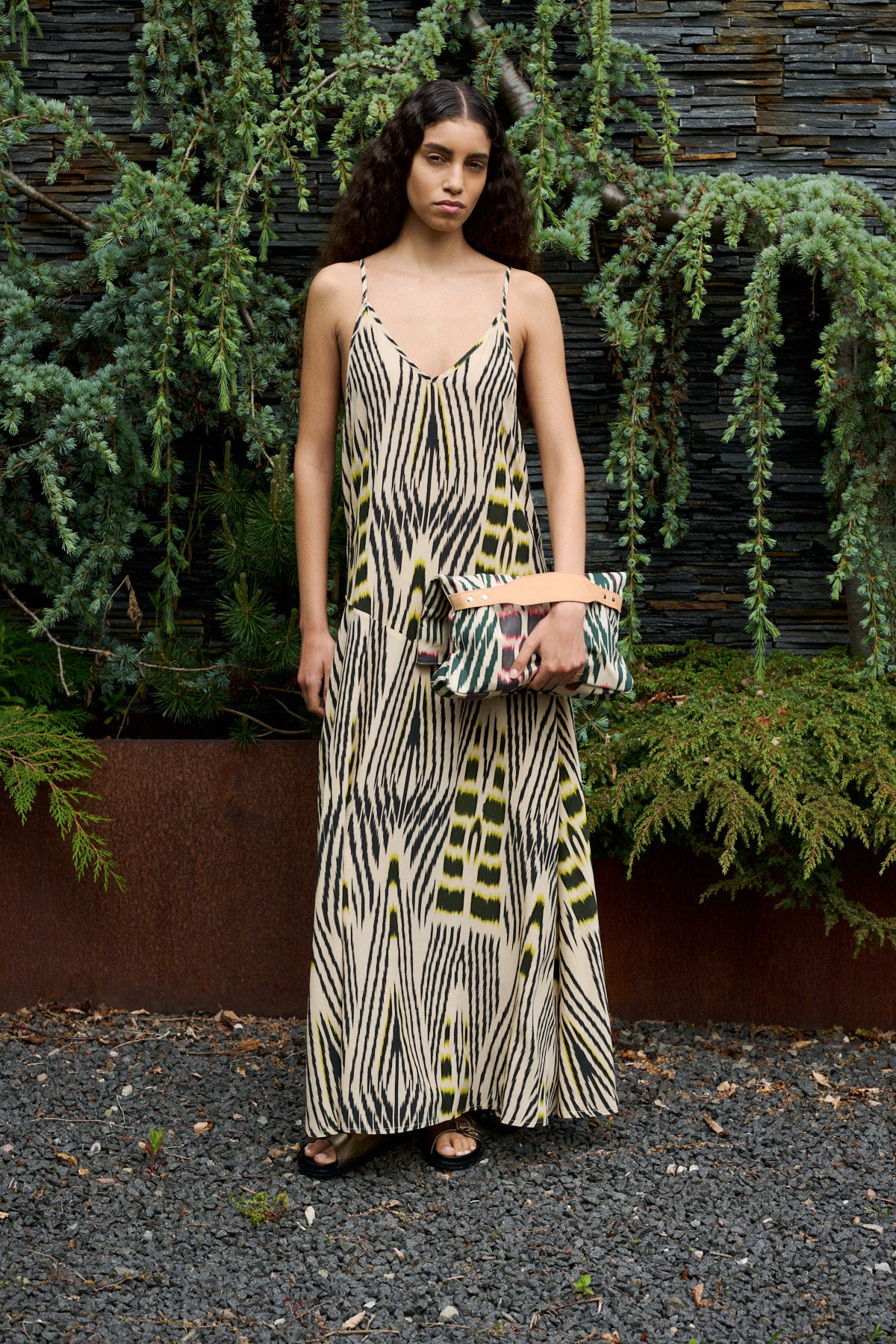 Annebeth - Ikat V-dress I Forest pink sand 6 - Rabens Saloner