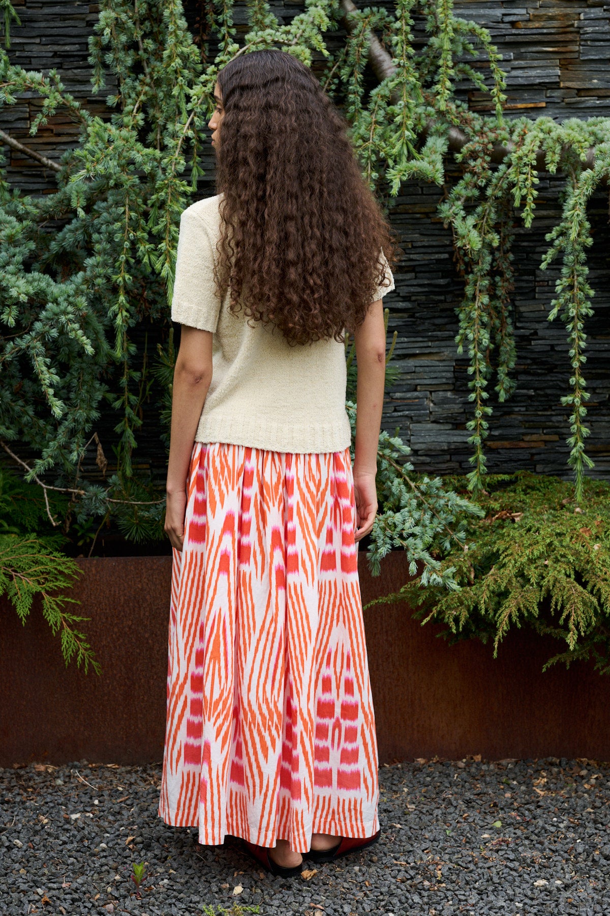 Almas - Ikat full skirt I Mandarin pink ivory 7 - Rabens Saloner