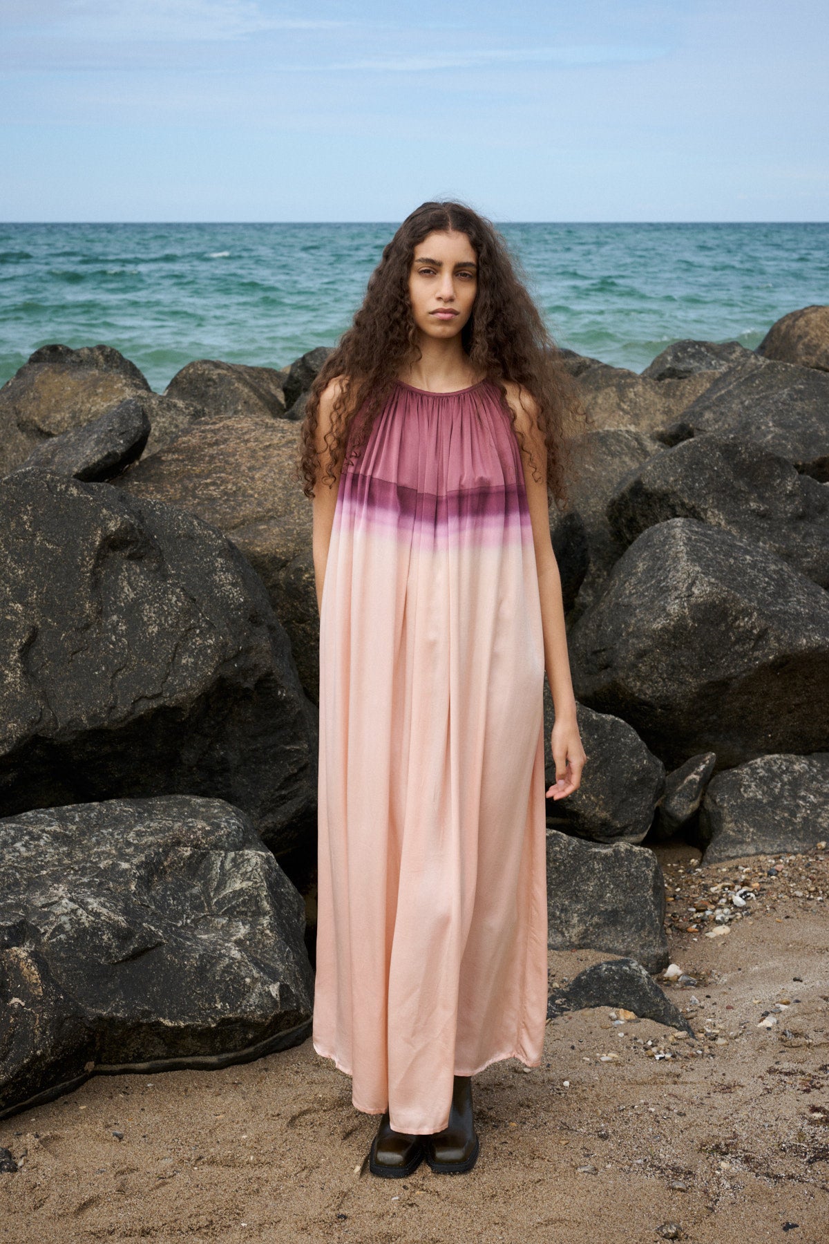 Sabah - Horizon gathered halter dress I Blush combo 4 - Rabens Saloner