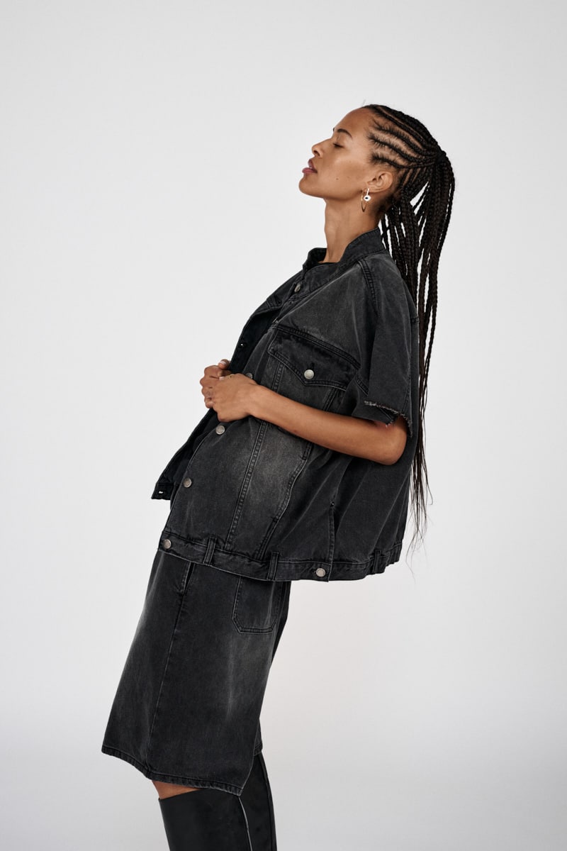 Raha - Denim black wide shorts I Washed black denim 9 - Rabens Saloner
