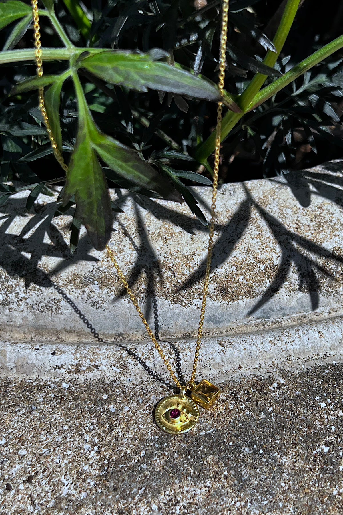 Nafsu - Necklace w/eye and square pendant I Bright combo 3 - Rabens Saloner