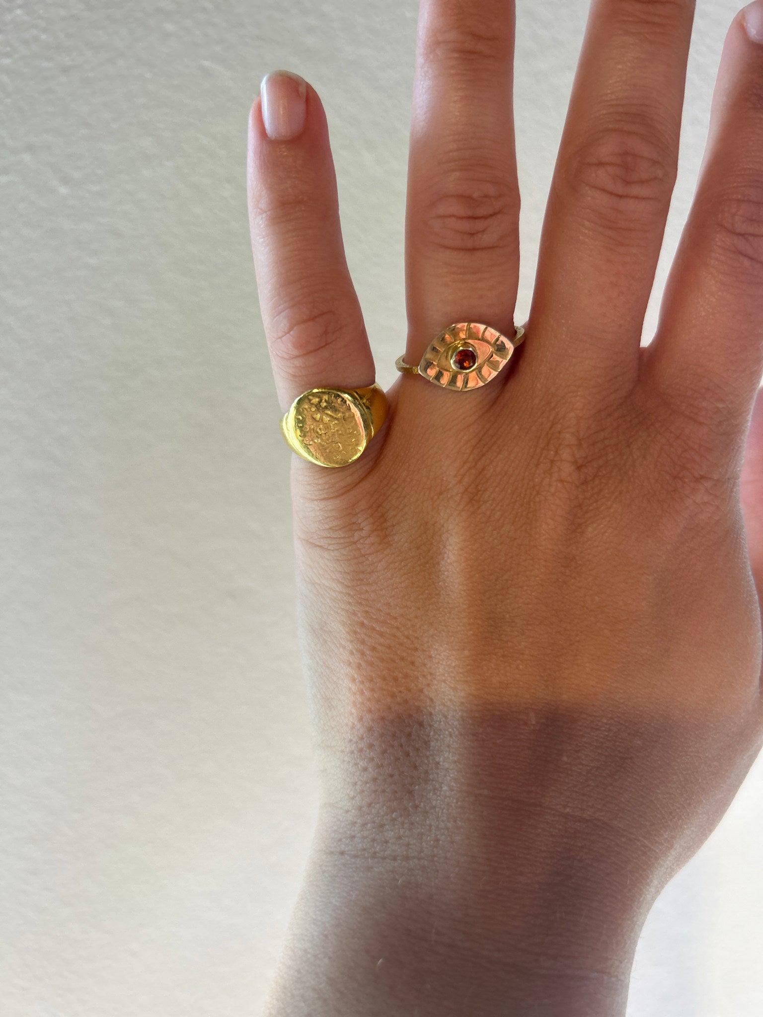 Nafsu - Eye ring I Gold plated 5 - Rabens Saloner