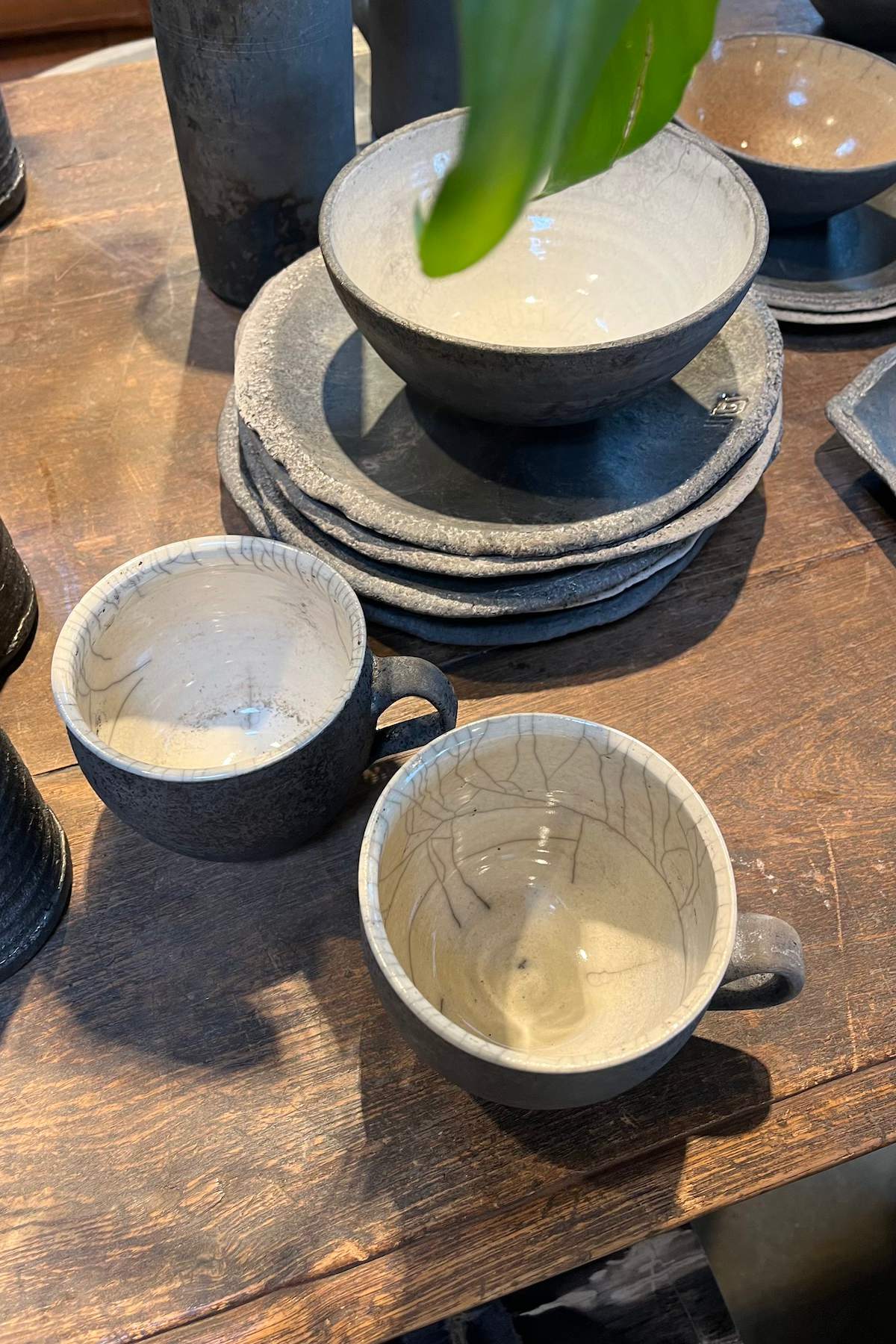 Handmade ceramic tea cup - Visby Ceramics I Dark Grey 5 - Rabens Saloner
