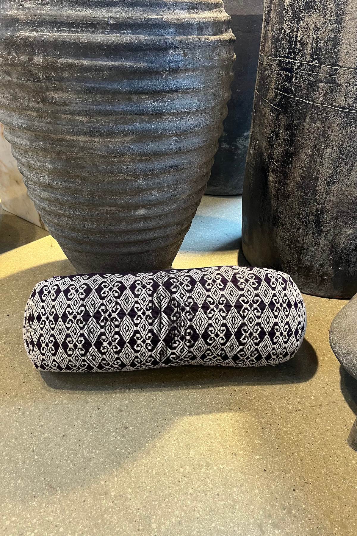 Round long pillow - Pillow 45x18 cm I Purple 3 - Rabens Saloner