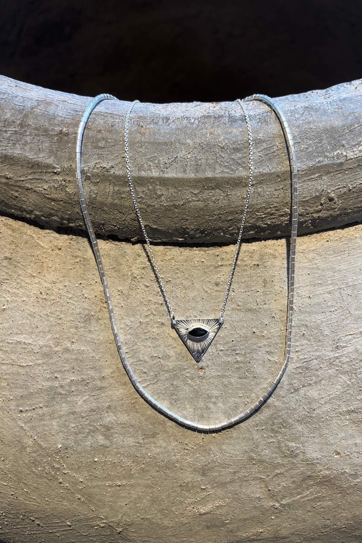 Chain w/ Triangle Eye Pendant - Nafsu I Silver 1 - Rabens Saloner