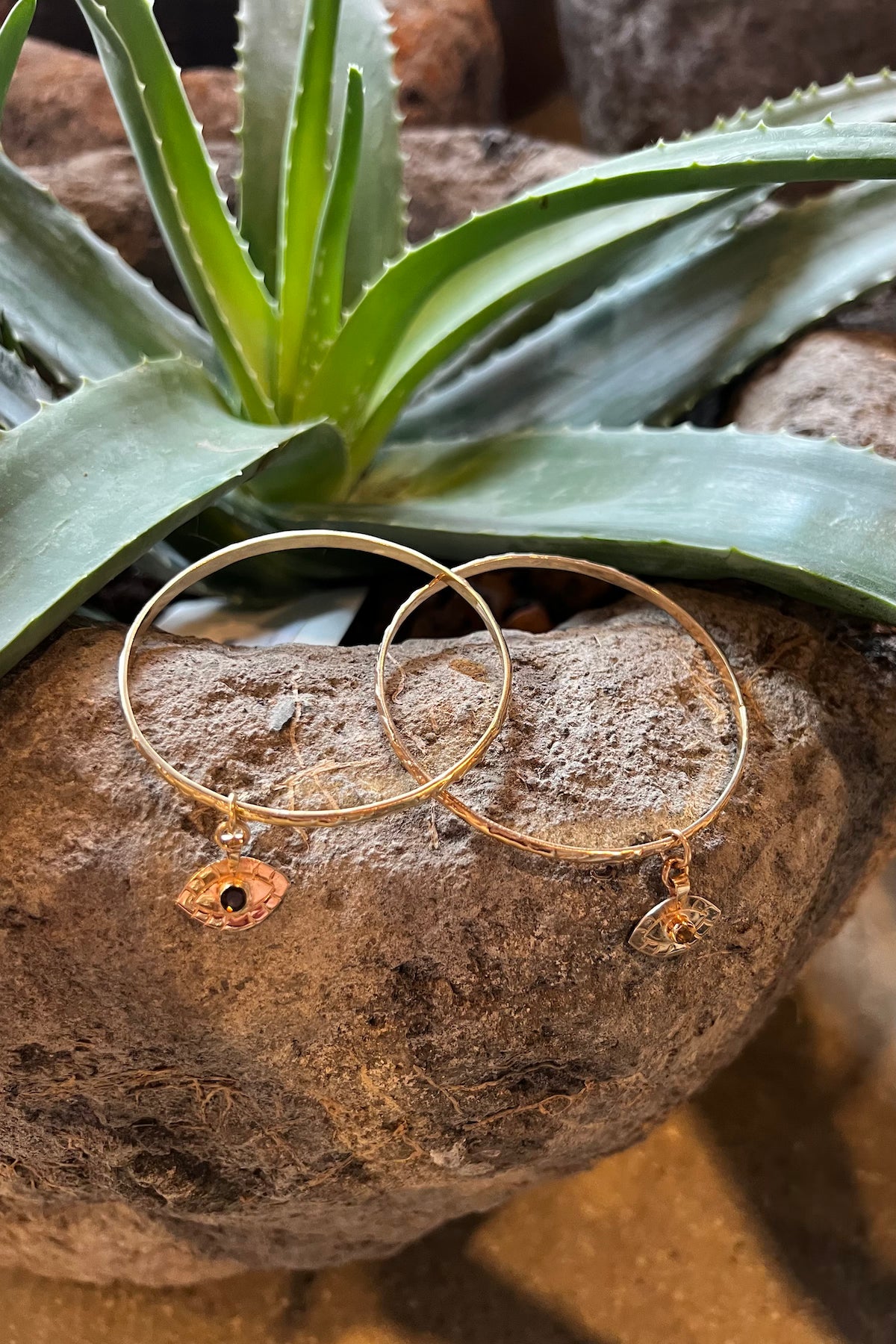 Nafsu - Eye bangle I Purple stone 4 - Rabens Saloner