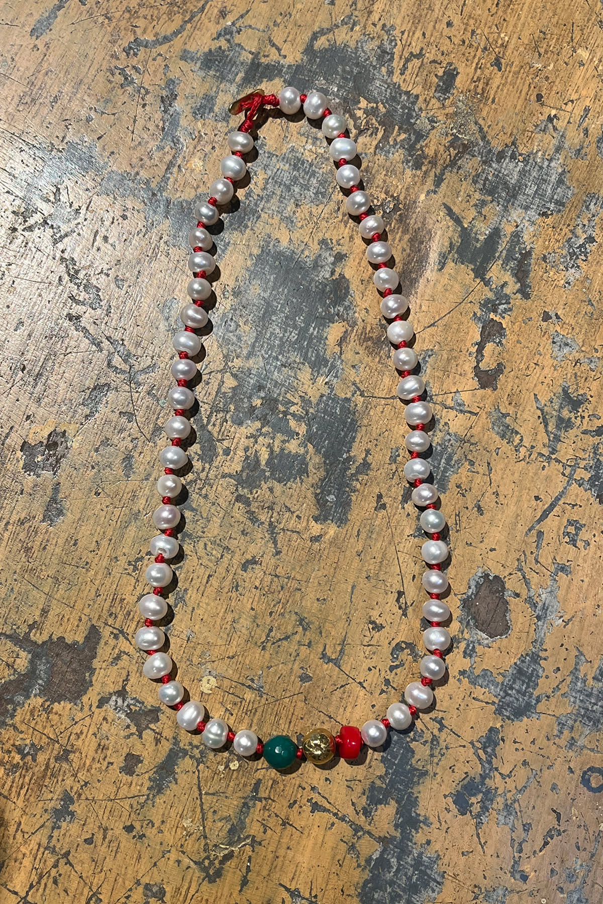 Pearl Necklace With Beads - Nafsu I Gold Beads w/ Coral and Green Onyx 3 - Rabens Saloner