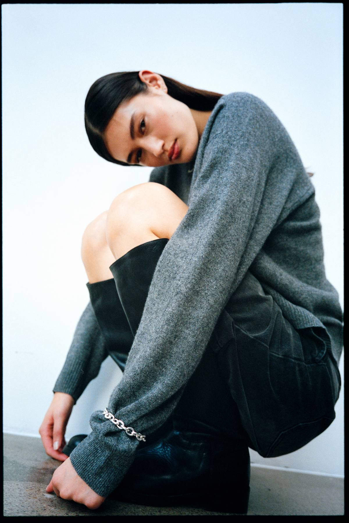 Dalani - Woolcash boxy sweater I Dark grey melange 7 - Rabens Saloner