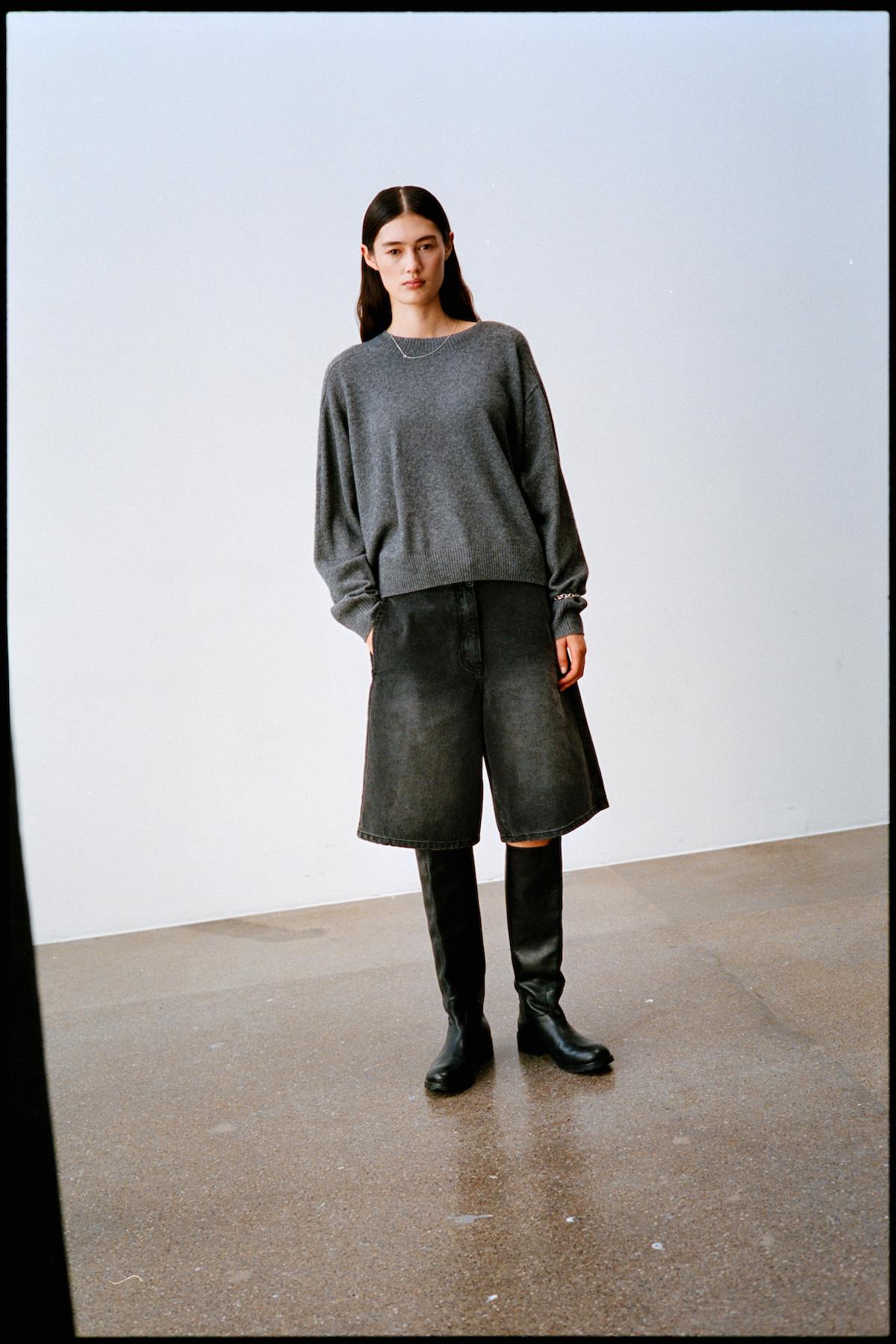 Dalani - Woolcash boxy sweater I Dark grey melange 1 - Rabens Saloner