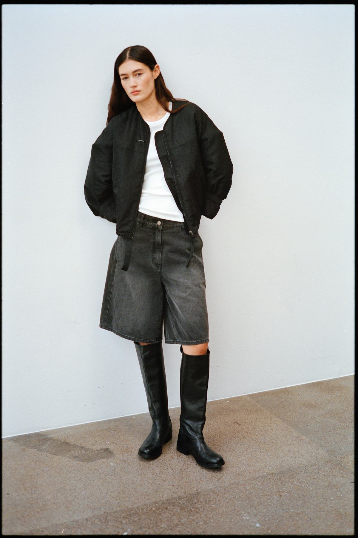 Raha - Denim black wide shorts I Washed black denim Washed black denim XXS 4 - Rabens Saloner