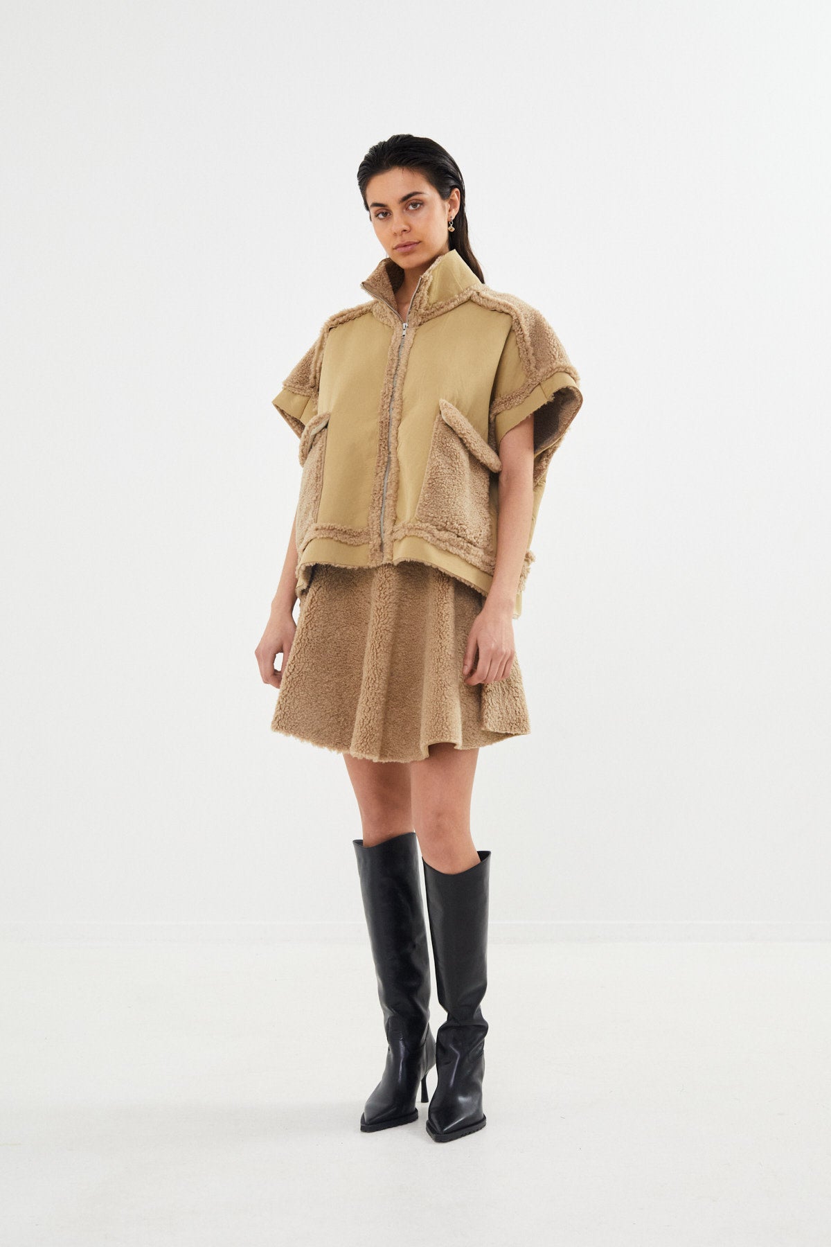 Tamys - Faux shearling tunic vest I Amber 2 - Rabens Saloner