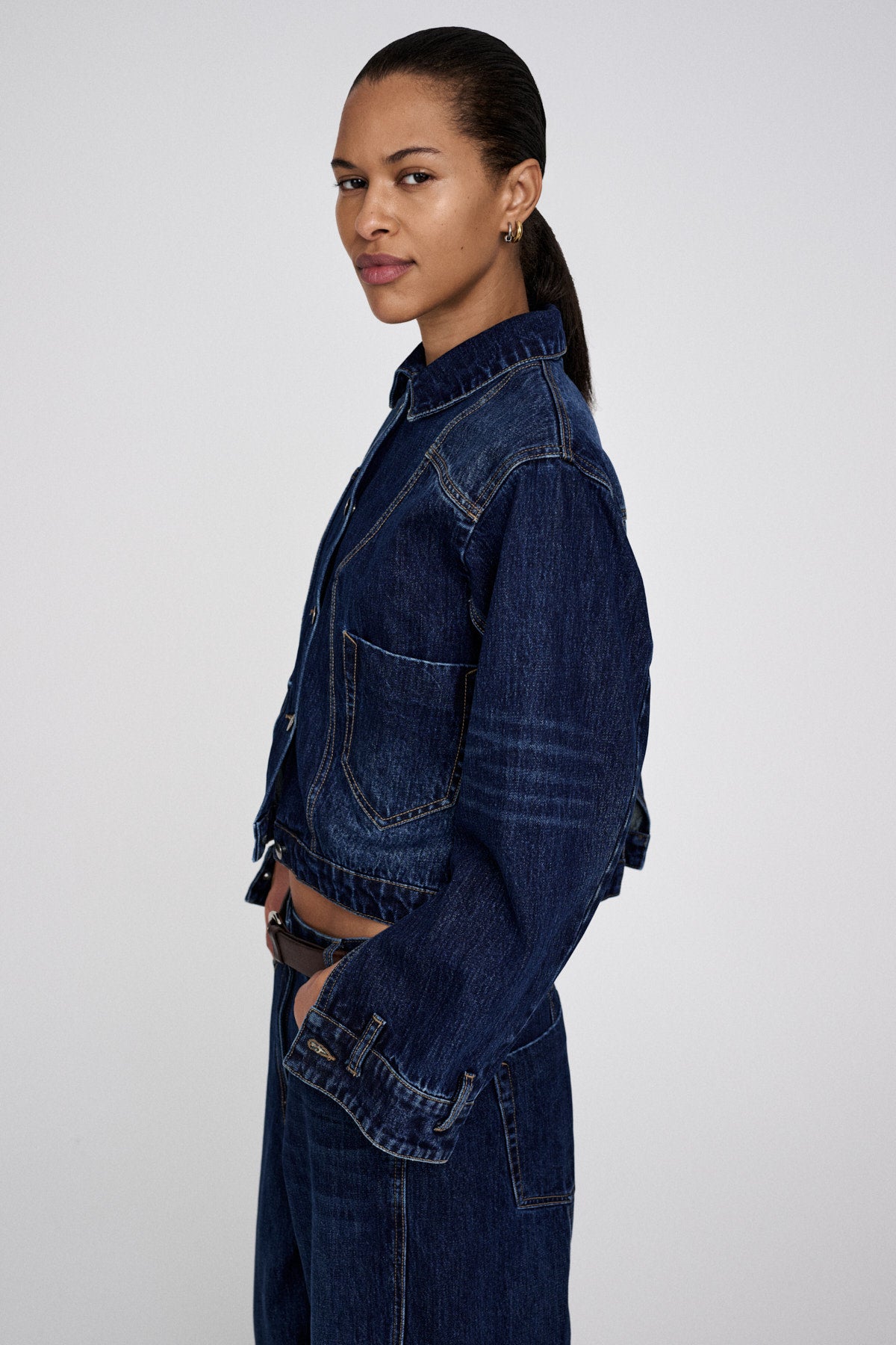 Janny - Patchwork denim jacket I Dark washed indigo 4 - Rabens Saloner
