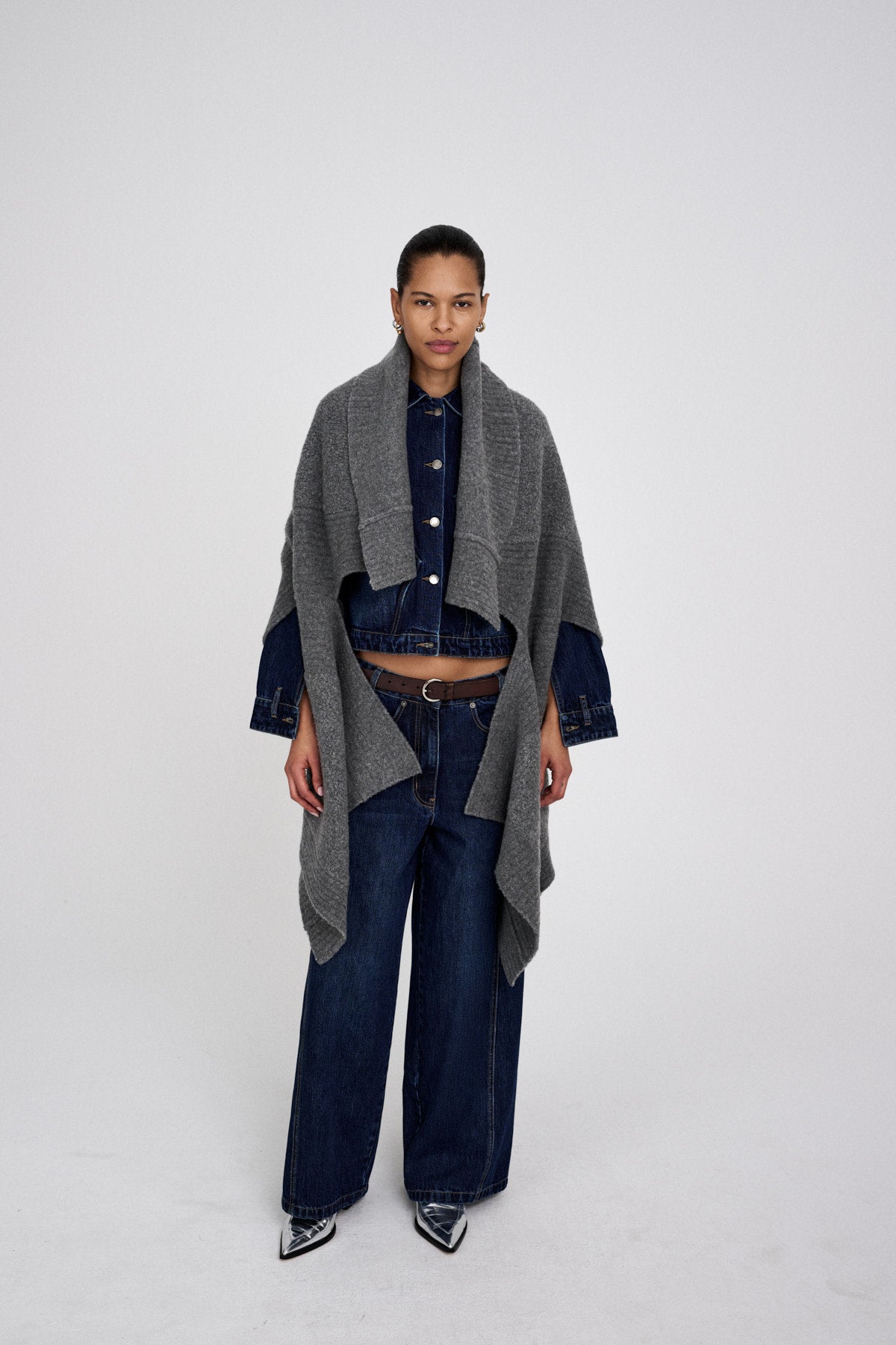 Dorris - Sheep knit cape I Dark brown 4 - Rabens Saloner