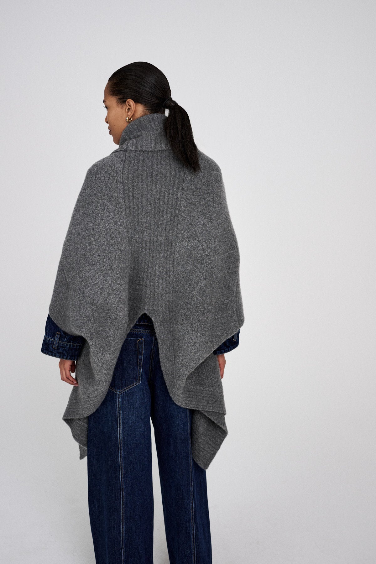 Dorris - Sheep knit cape I Dark brown 7 - Rabens Saloner