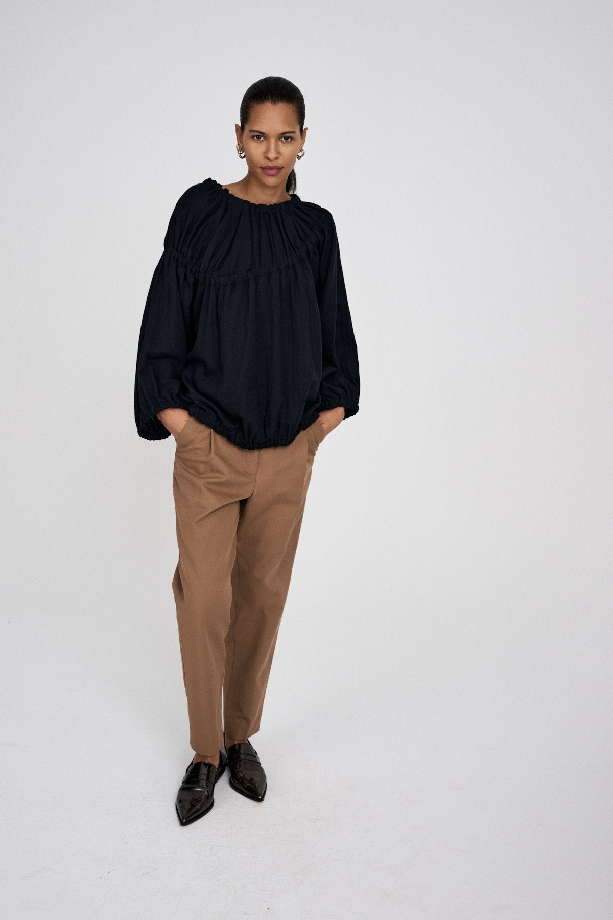 Helen - Canvas tailoring easy pants I Tobacco 1 - Rabens Saloner