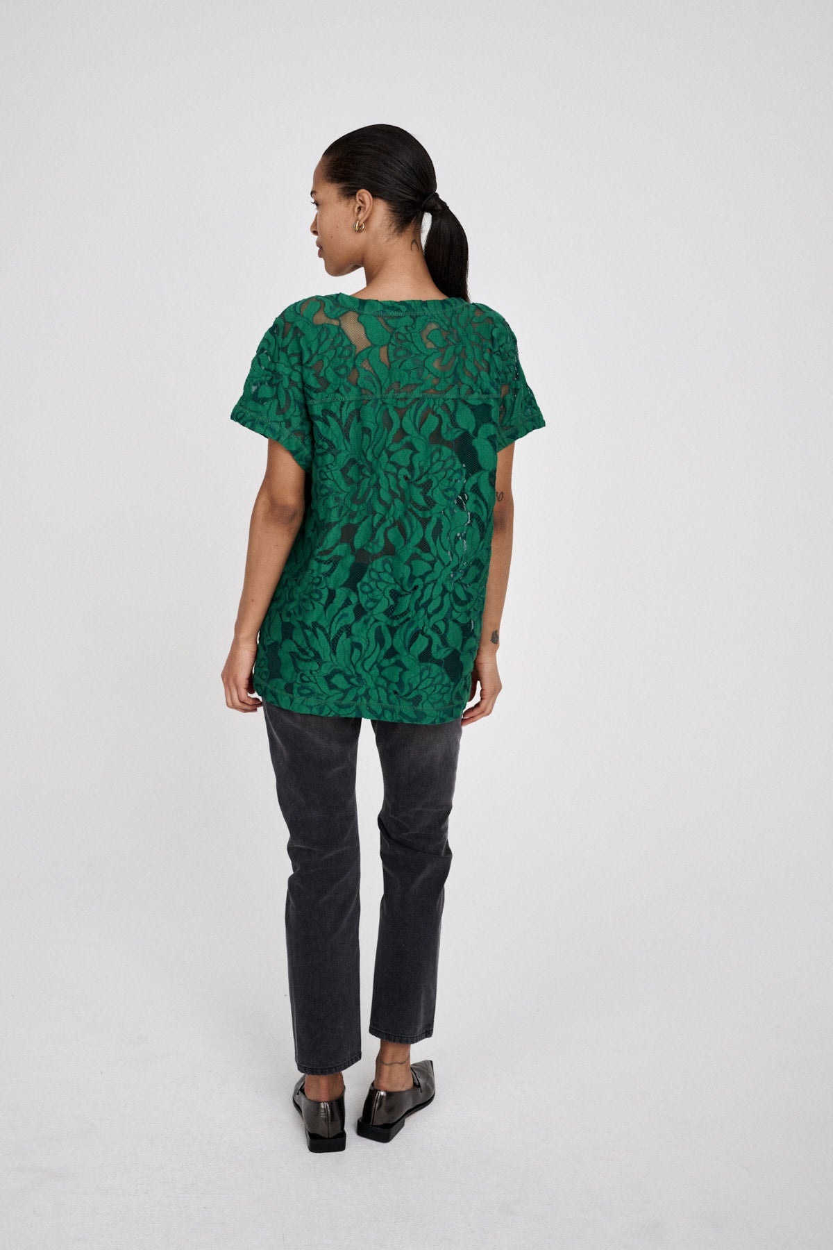 Enia - Orchid lace oversize t-shirt I Black 4 - Rabens Saloner