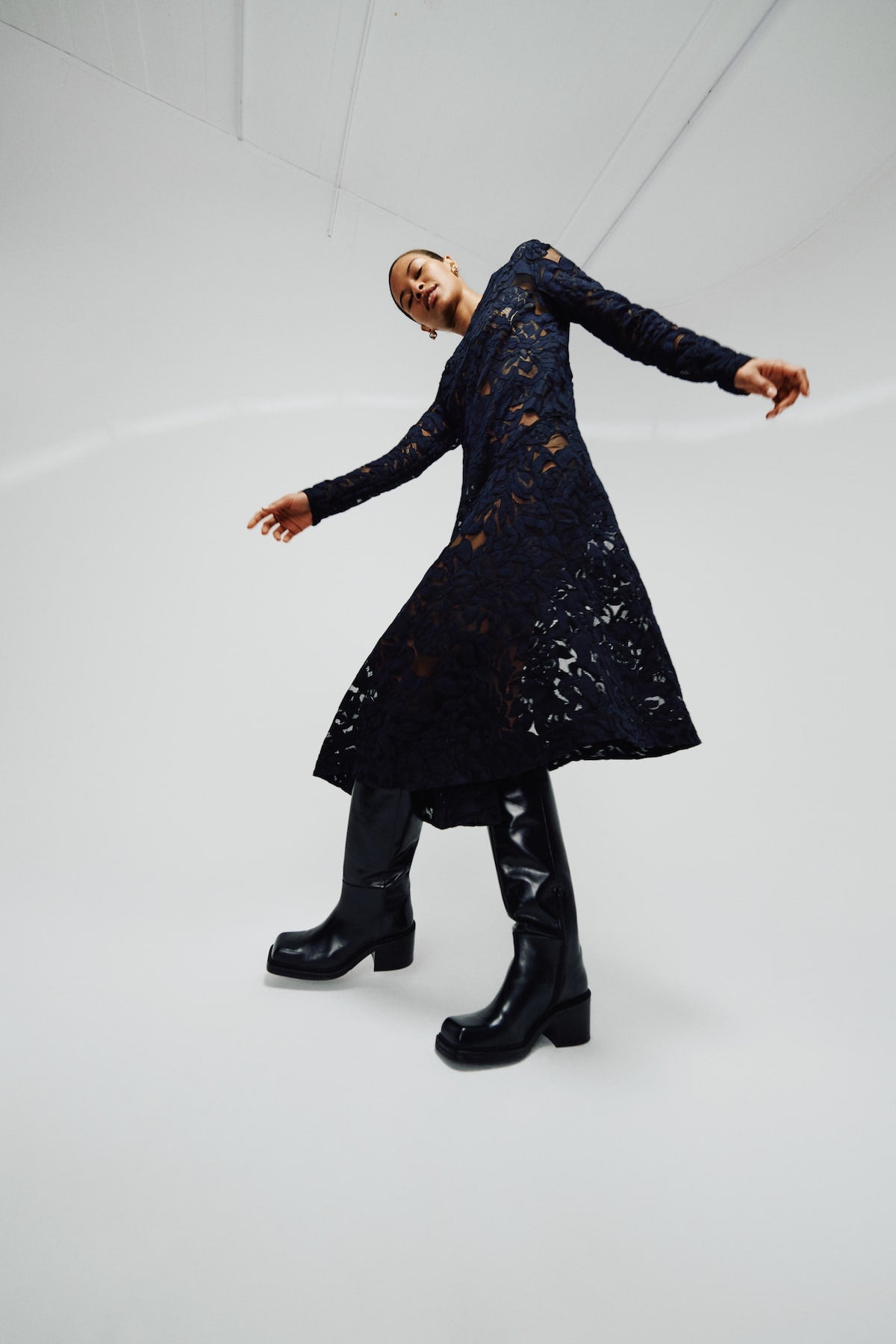 Enid - Orchid lace dress I Black 5 - Rabens Saloner