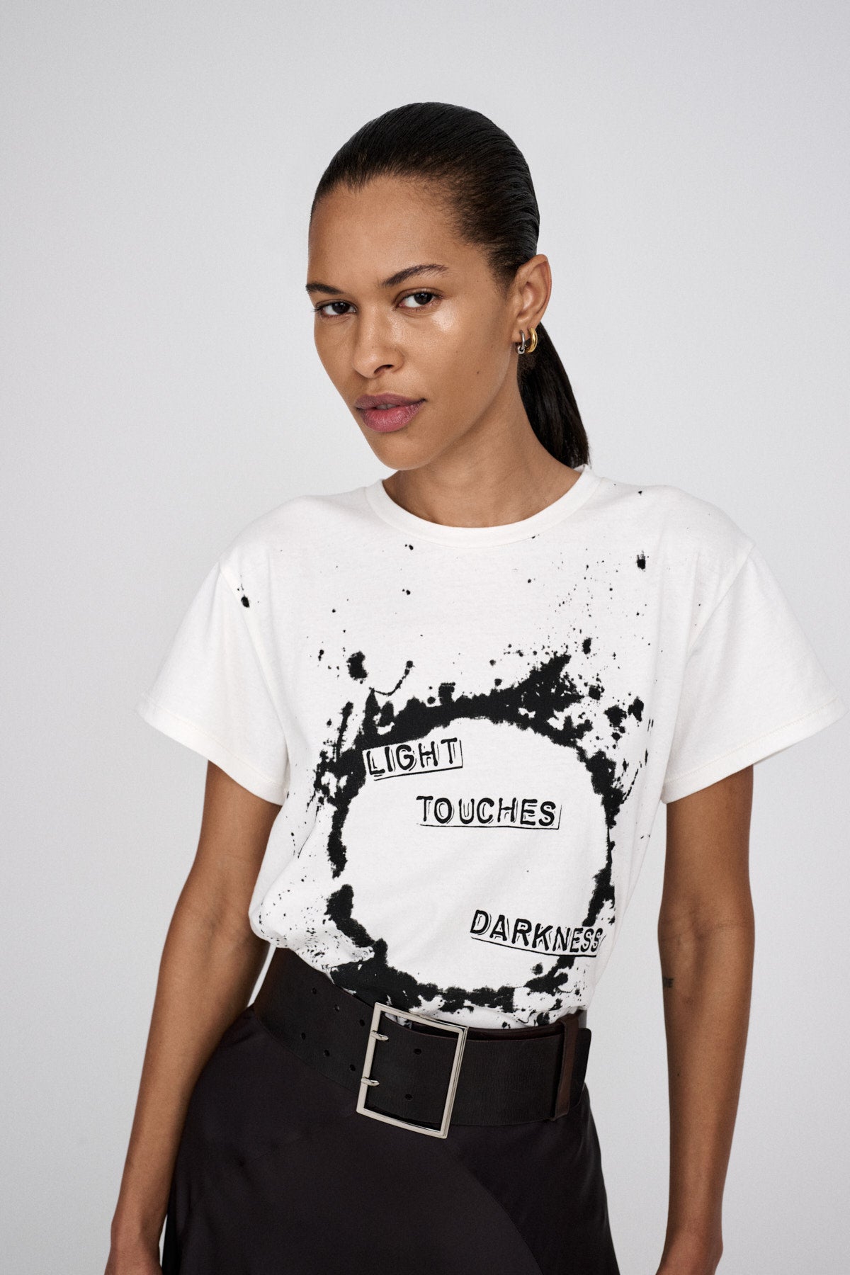 Ambla - Eclipsed print t-shirt I Chalk 1 - Rabens Saloner