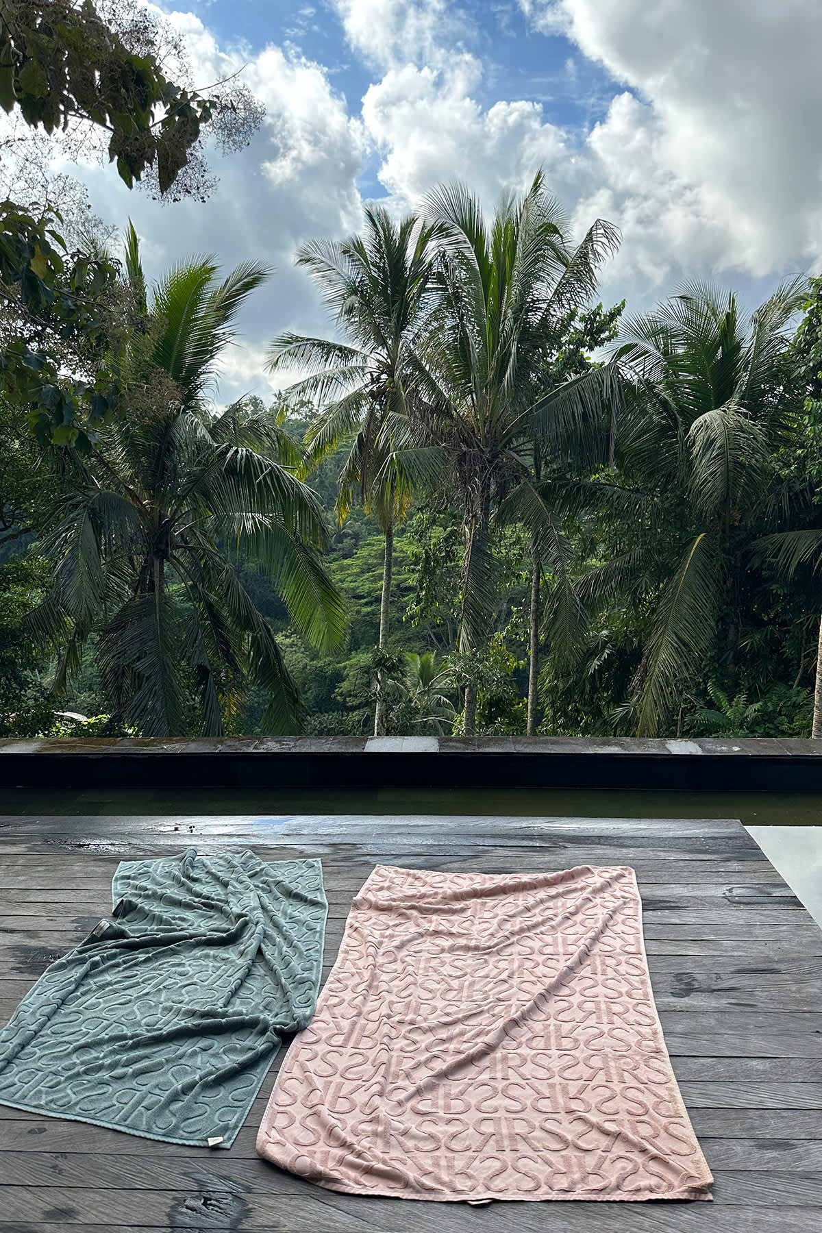 Monogram bath towel - Bath towel 100x150 cm I Sage 2 - Rabens Saloner