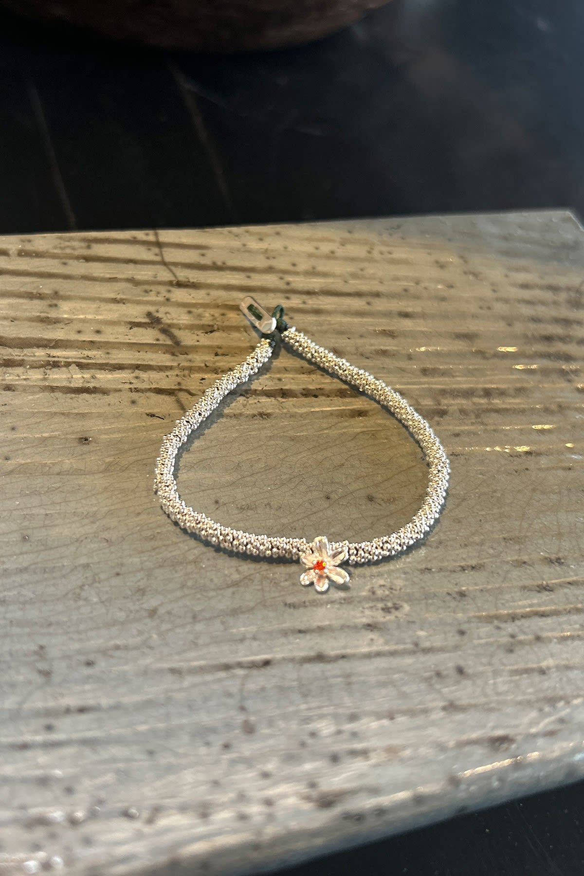 India Flower Bracelet - Nafsu I Silver w/ orange stone 2 - Rabens Saloner