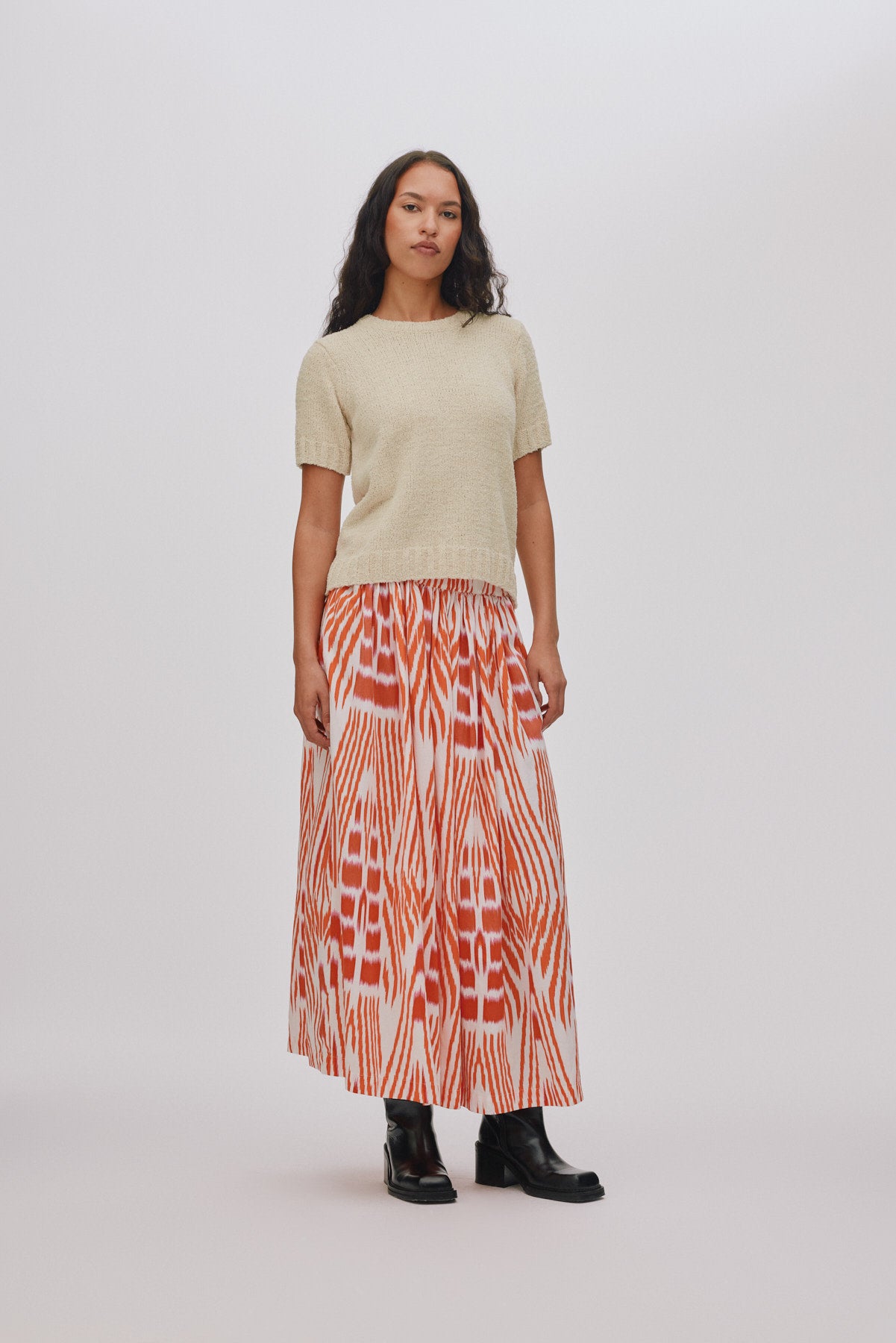 Almas - Ikat full skirt I Mandarin pink ivory 1 - Rabens Saloner