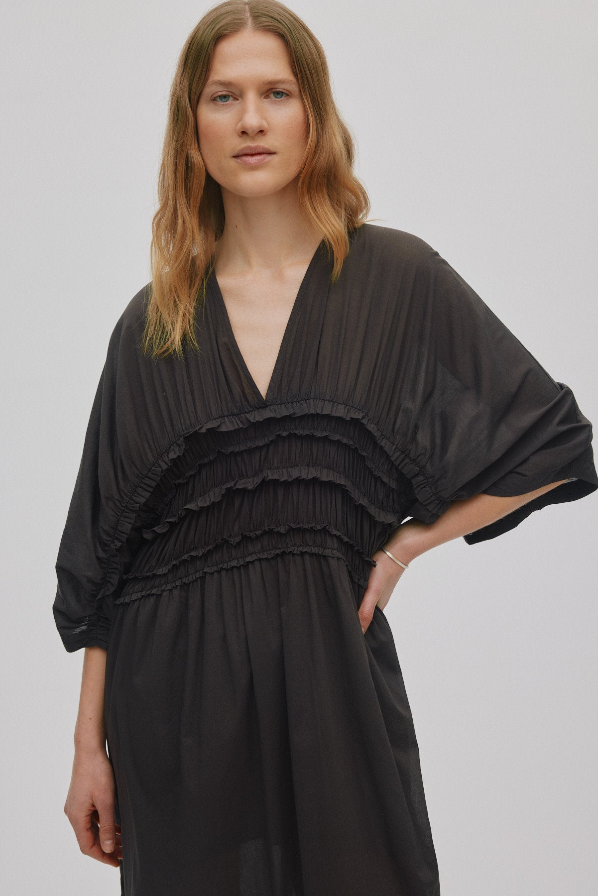 Ina - Voile frill gathered dress I Liqourice 2 - Rabens Saloner