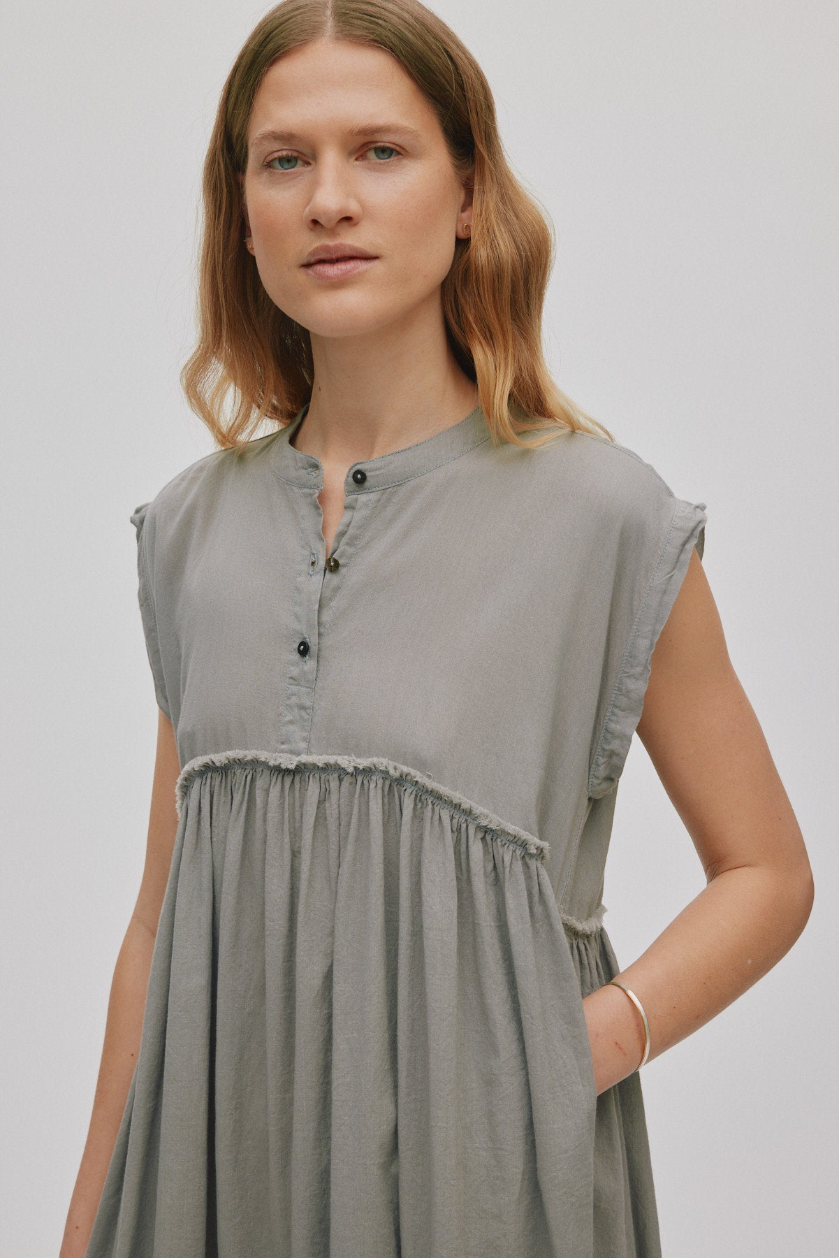 Devina - Cotton dress I Cement 6 - Rabens Saloner