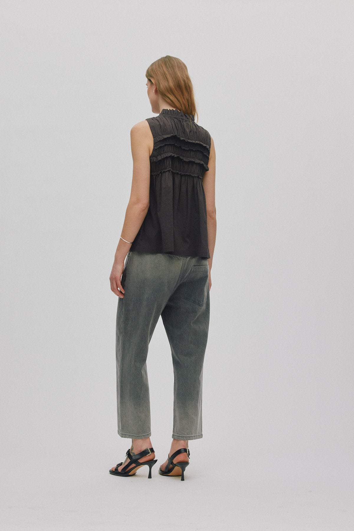 Pia - Voile frill halter top I Liquorice 4 - Rabens Saloner
