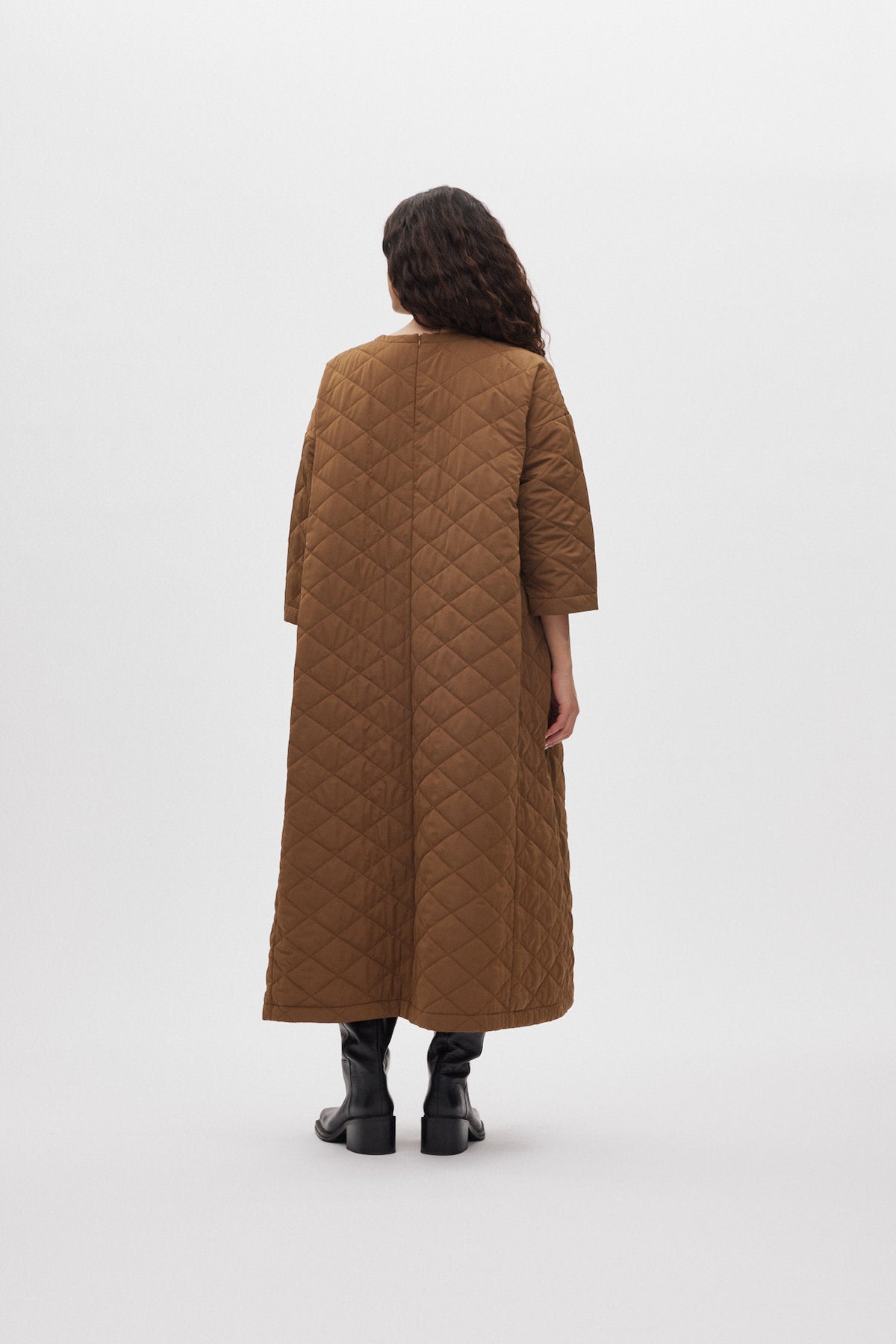 Pamala - Tech quilt dress I Chestnut 2 - Rabens Saloner