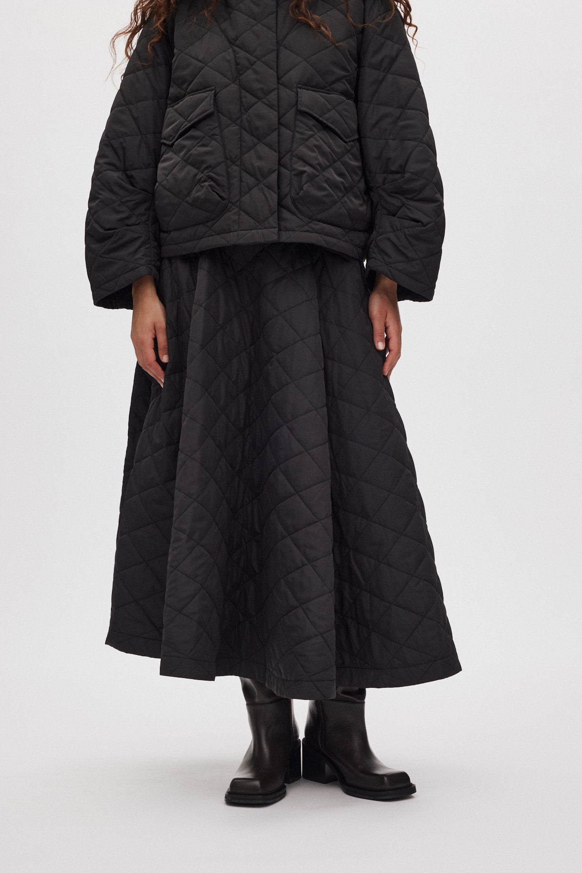 Bisharo - Tech quilt full skirt I Black 2 - Rabens Saloner